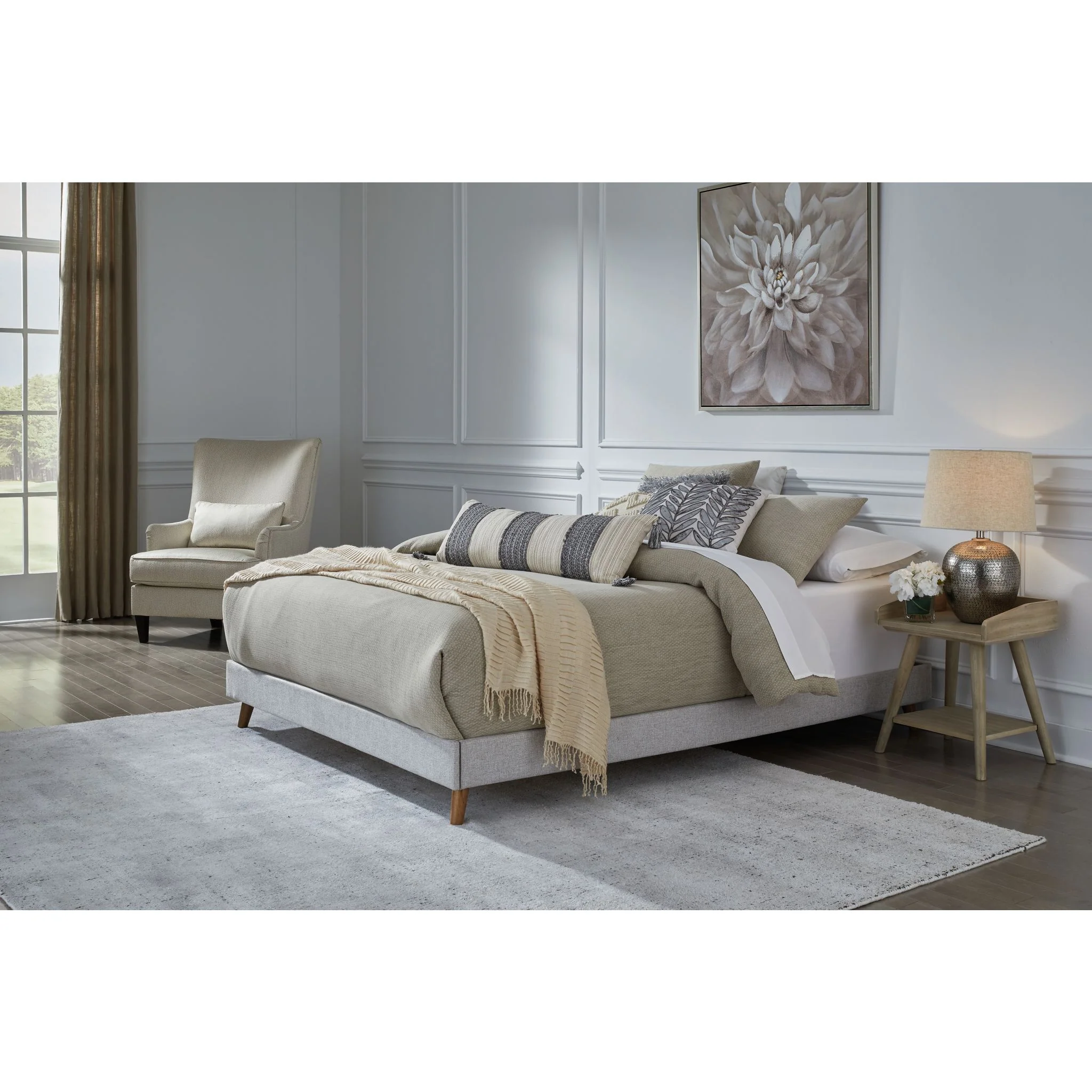 Tannally Platform Bed - Image 6