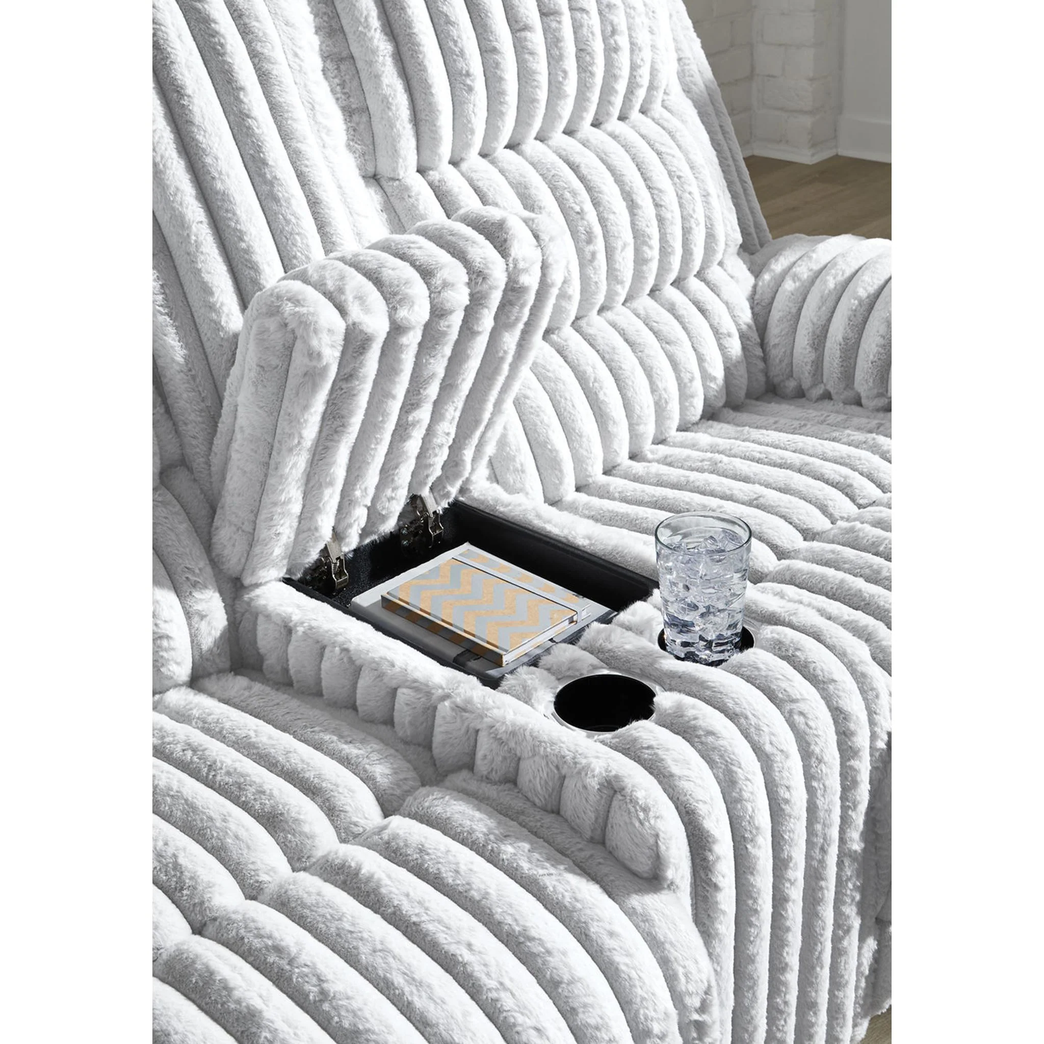 Technique Power Reclining Loveseat with Console - Image 7