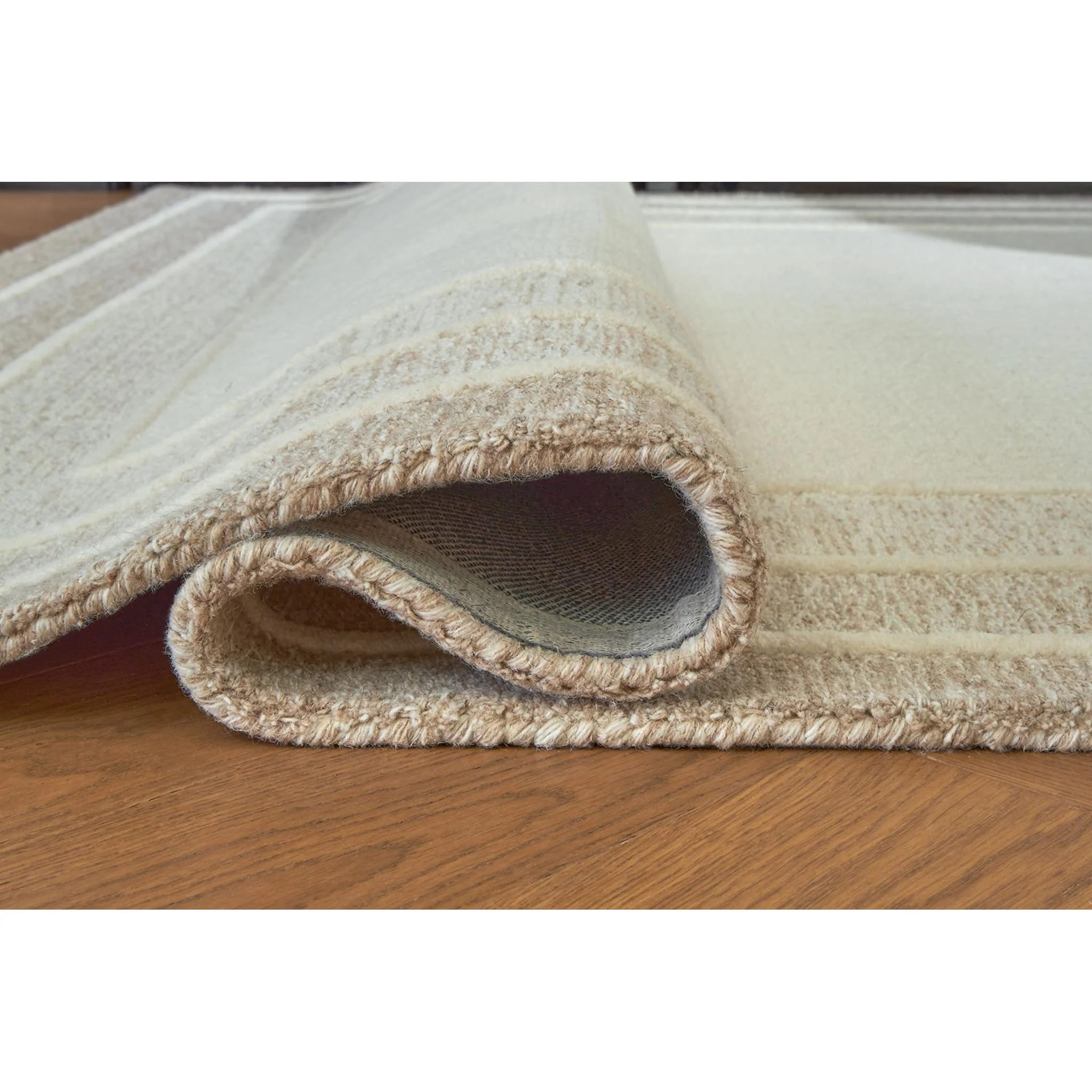 Teelgan Area Rug - Image 4