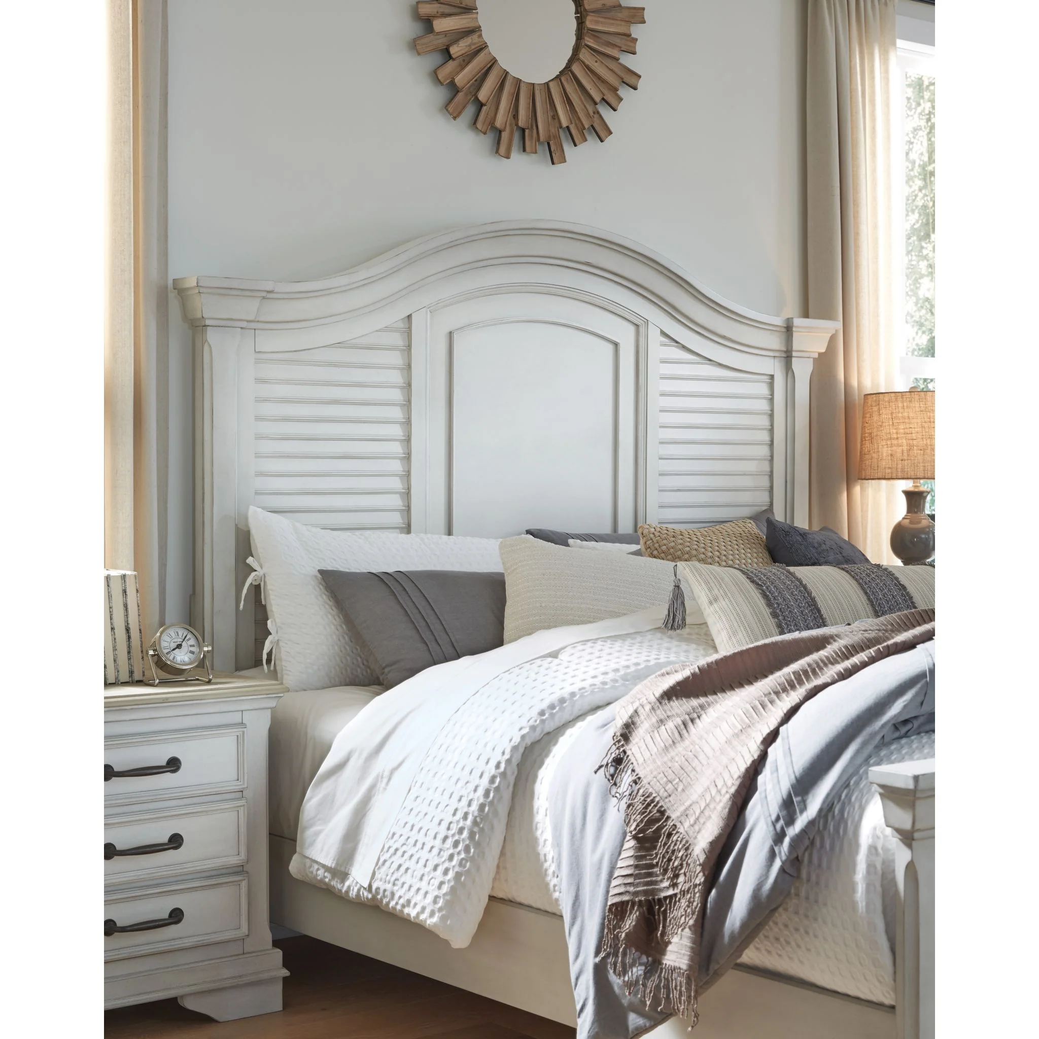 Teganville-Exclusive 3 Piece Panel Bed - Image 4