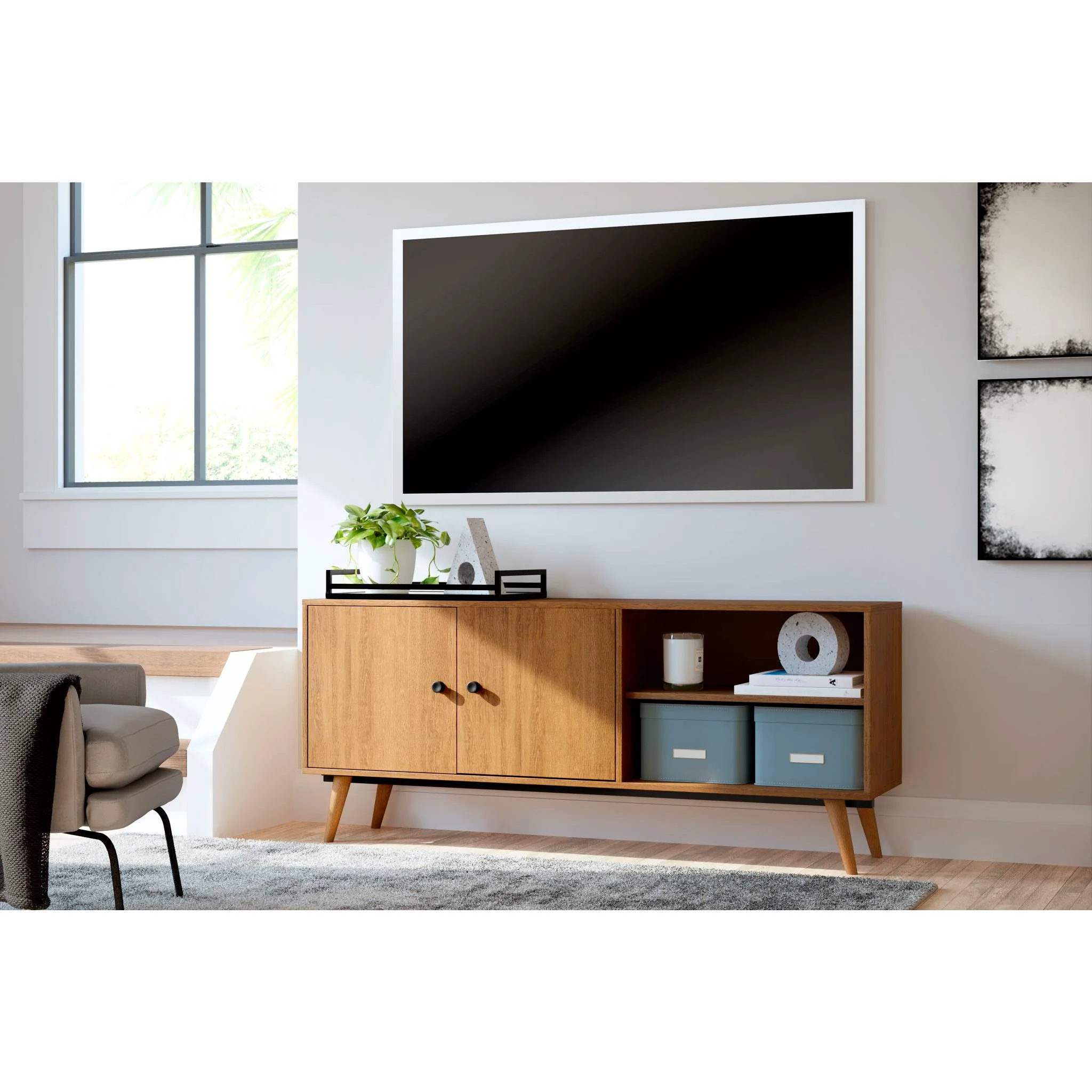 Thadamere TV Stand - Image 2