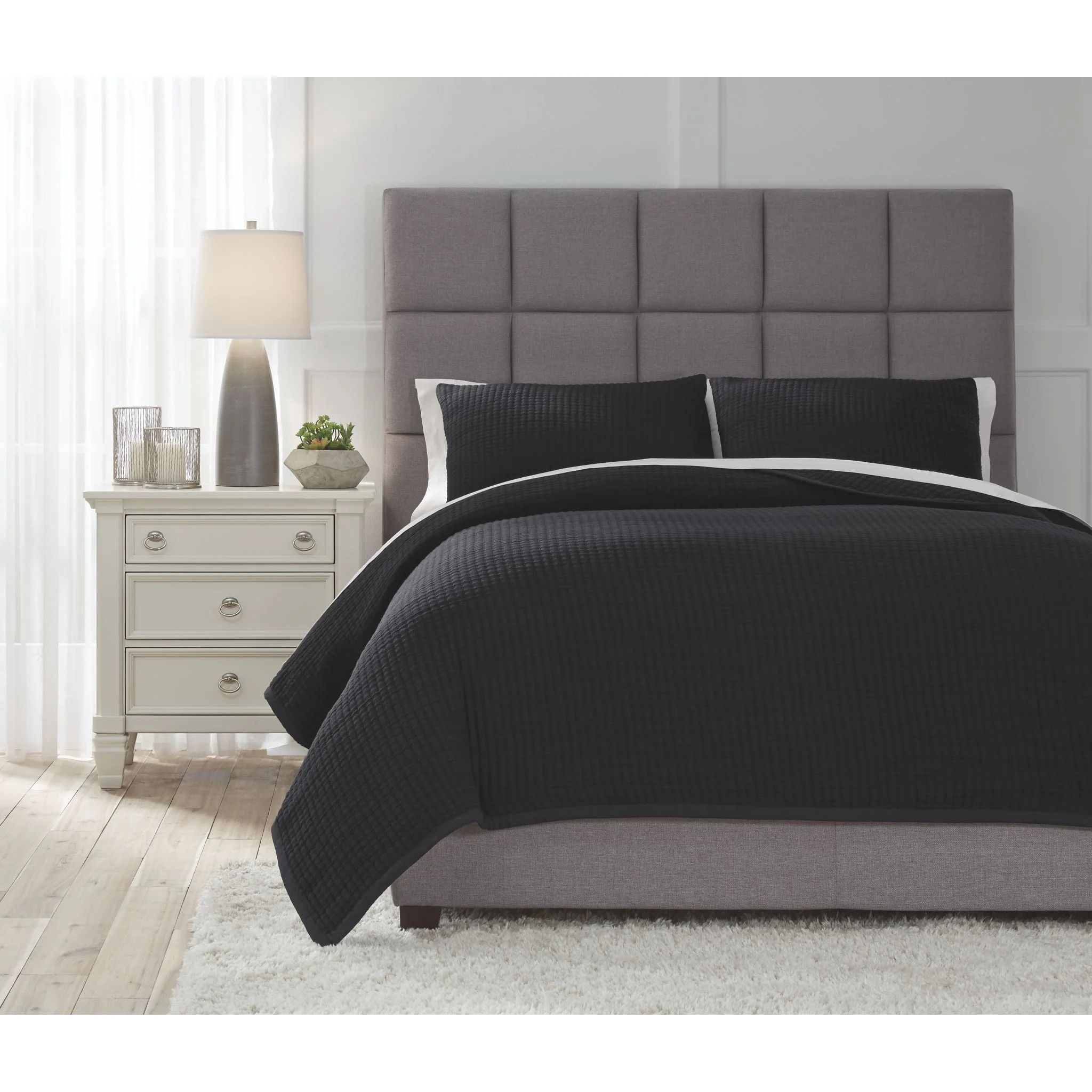 Thornam Queen Coverlet Set - Image 3