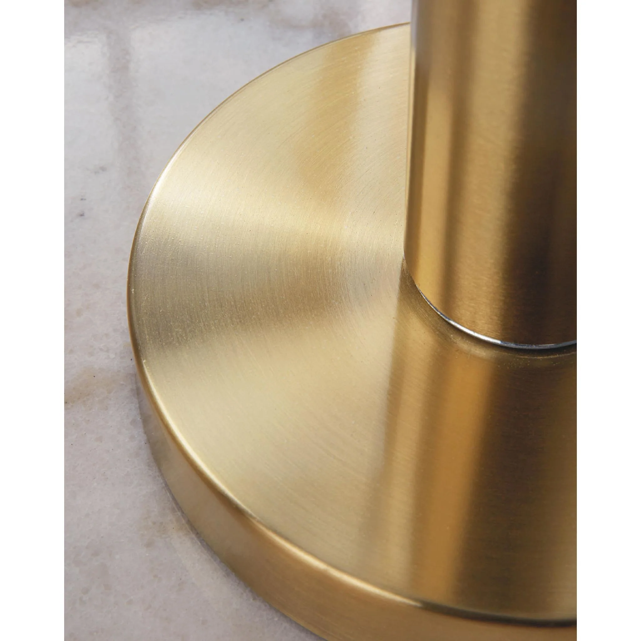 Tobbinsen Table Lamp - Image 4