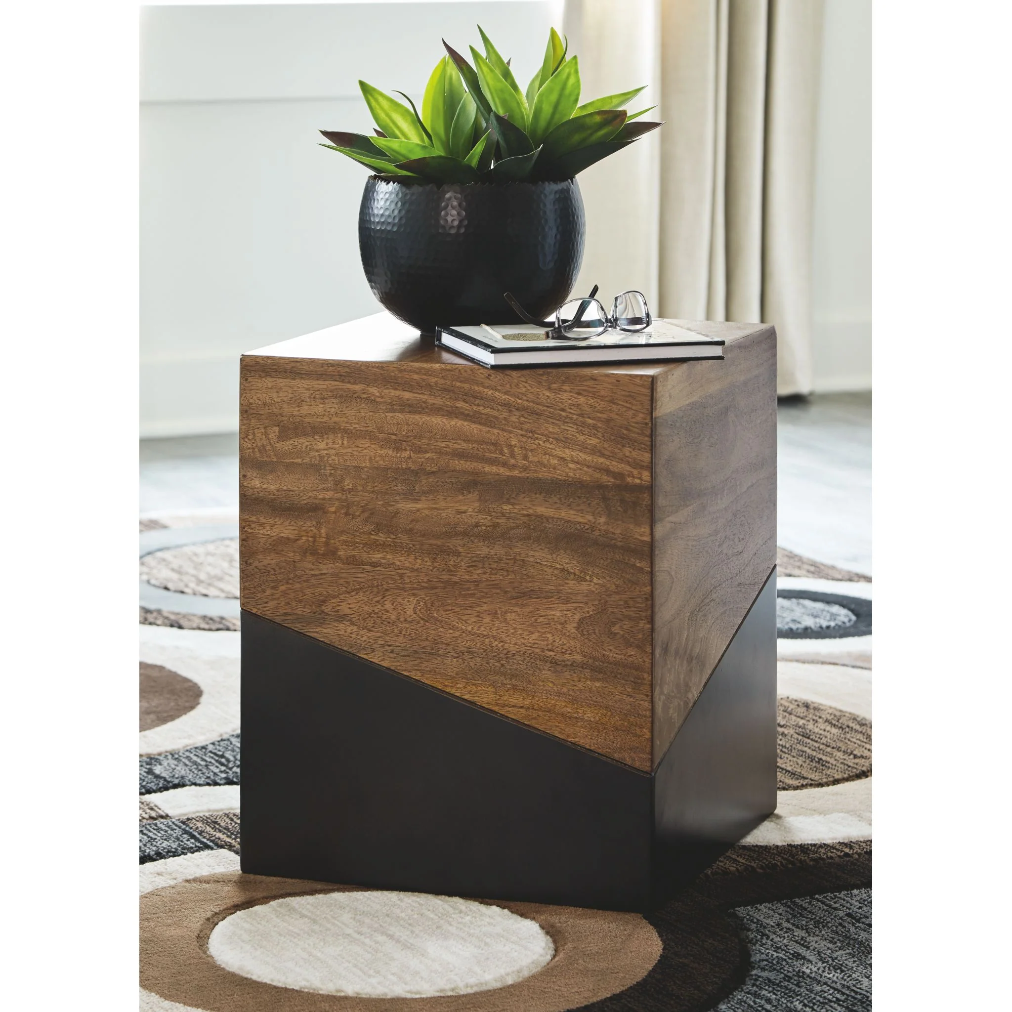 Trailbend Accent Table - Image 7