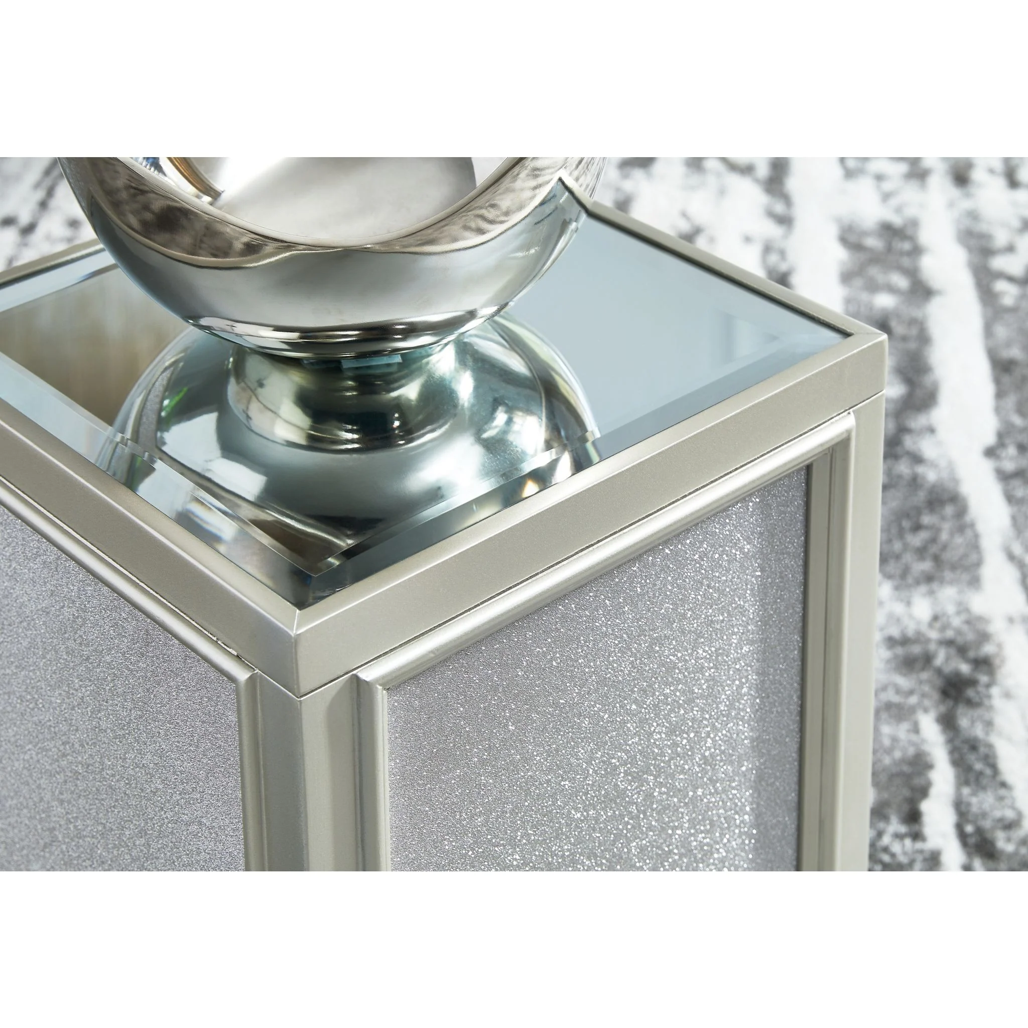 Traleena Nesting End Table (Set of 2) - Image 6