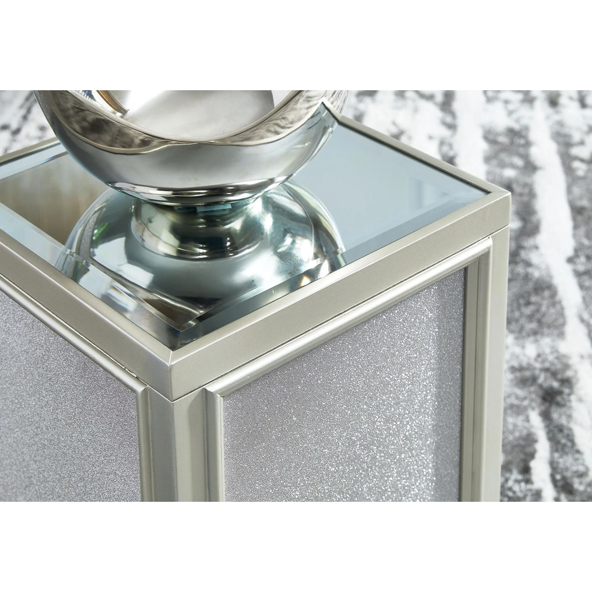 Traleena Nesting End Table (Set of 2) - Image 8