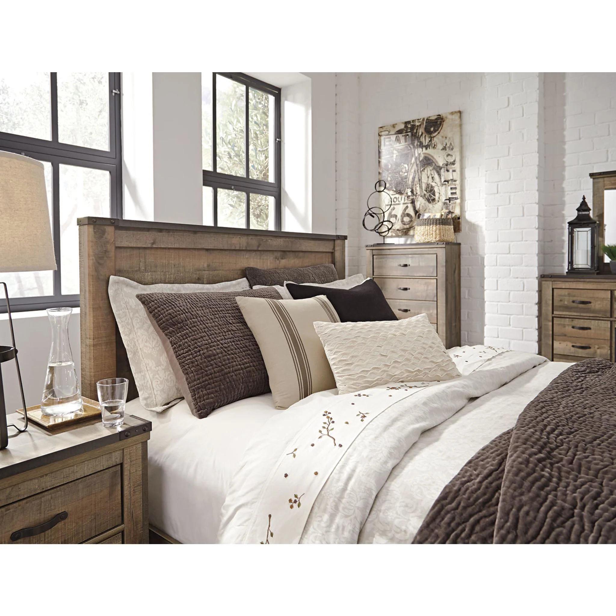 Trinell 3 Piece Panel Bed - Image 21
