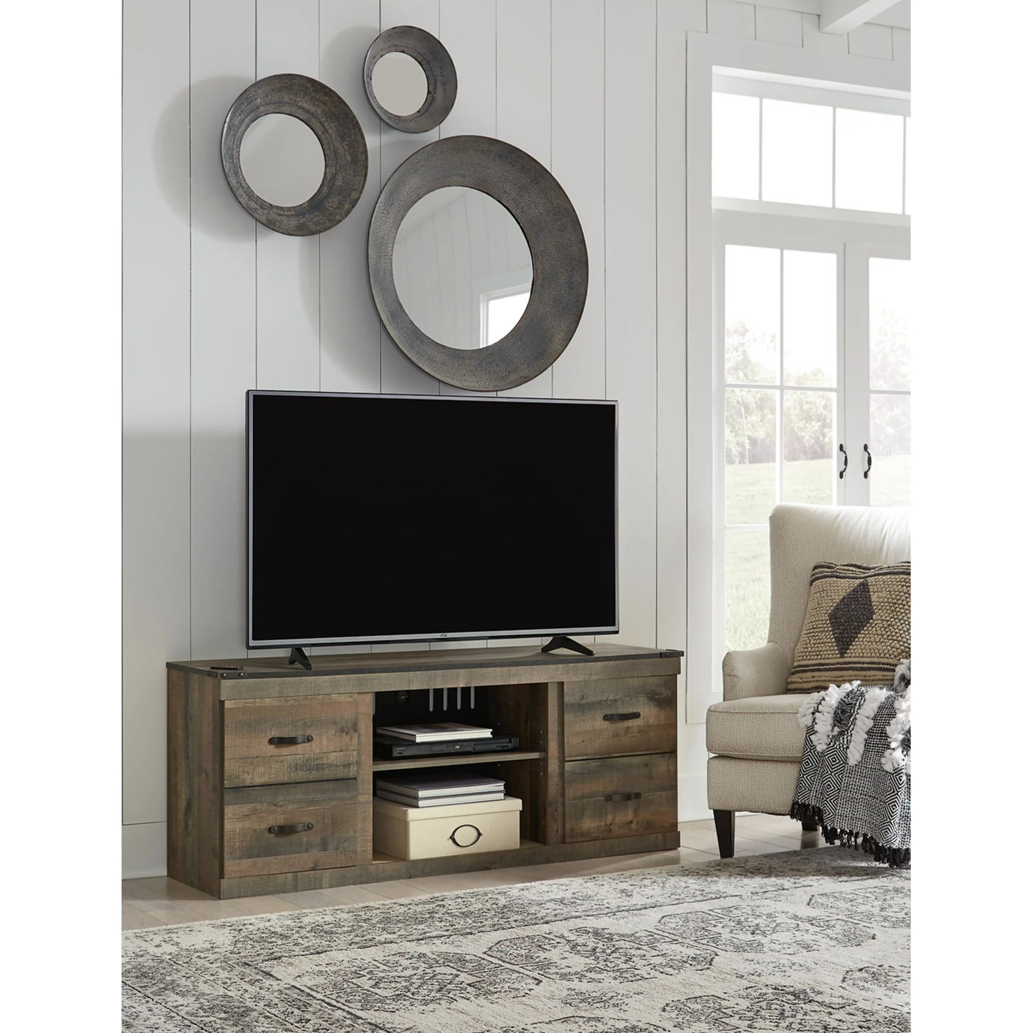 Trinell TV Stand - Image 2