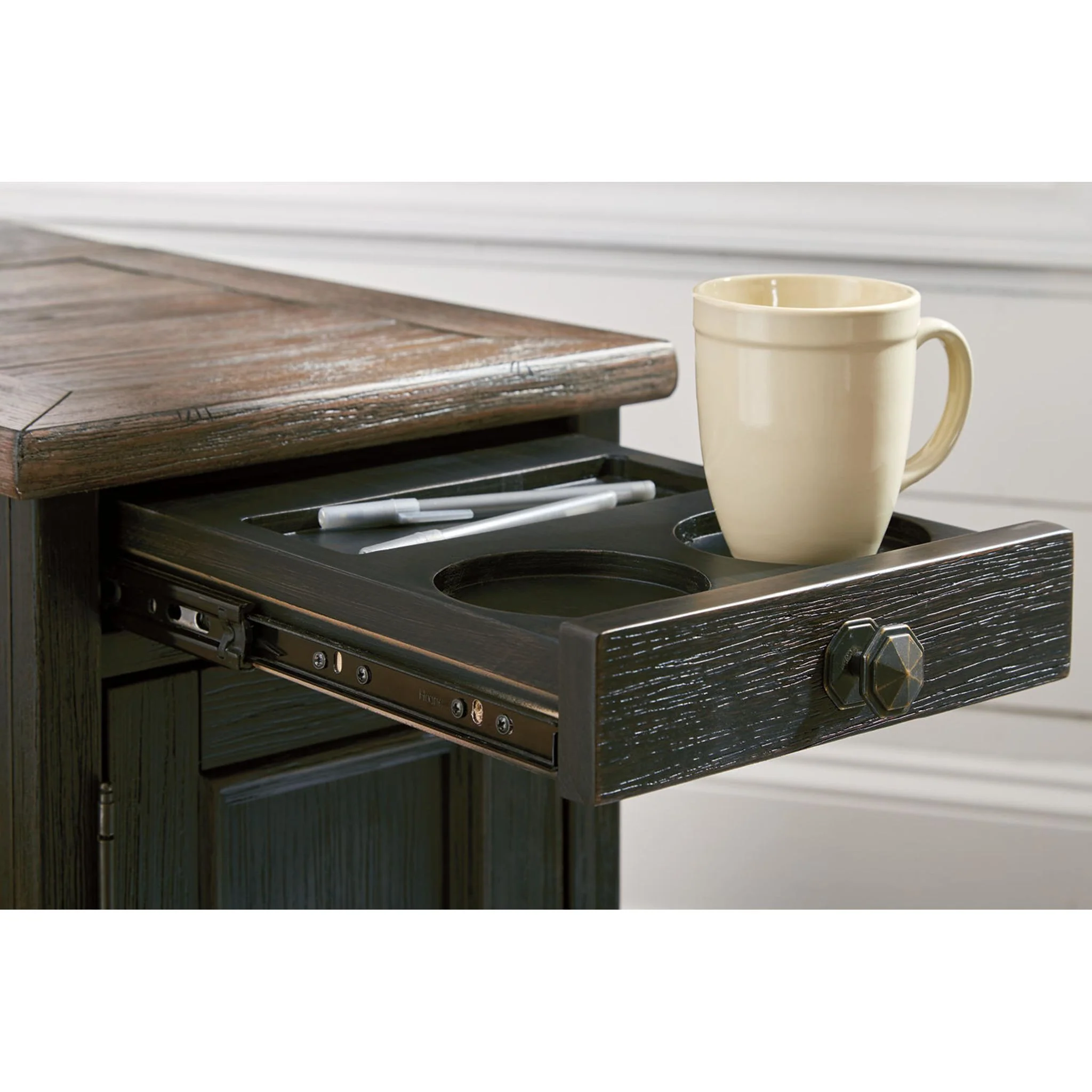Tyler Creek Chairside End Table - Image 16