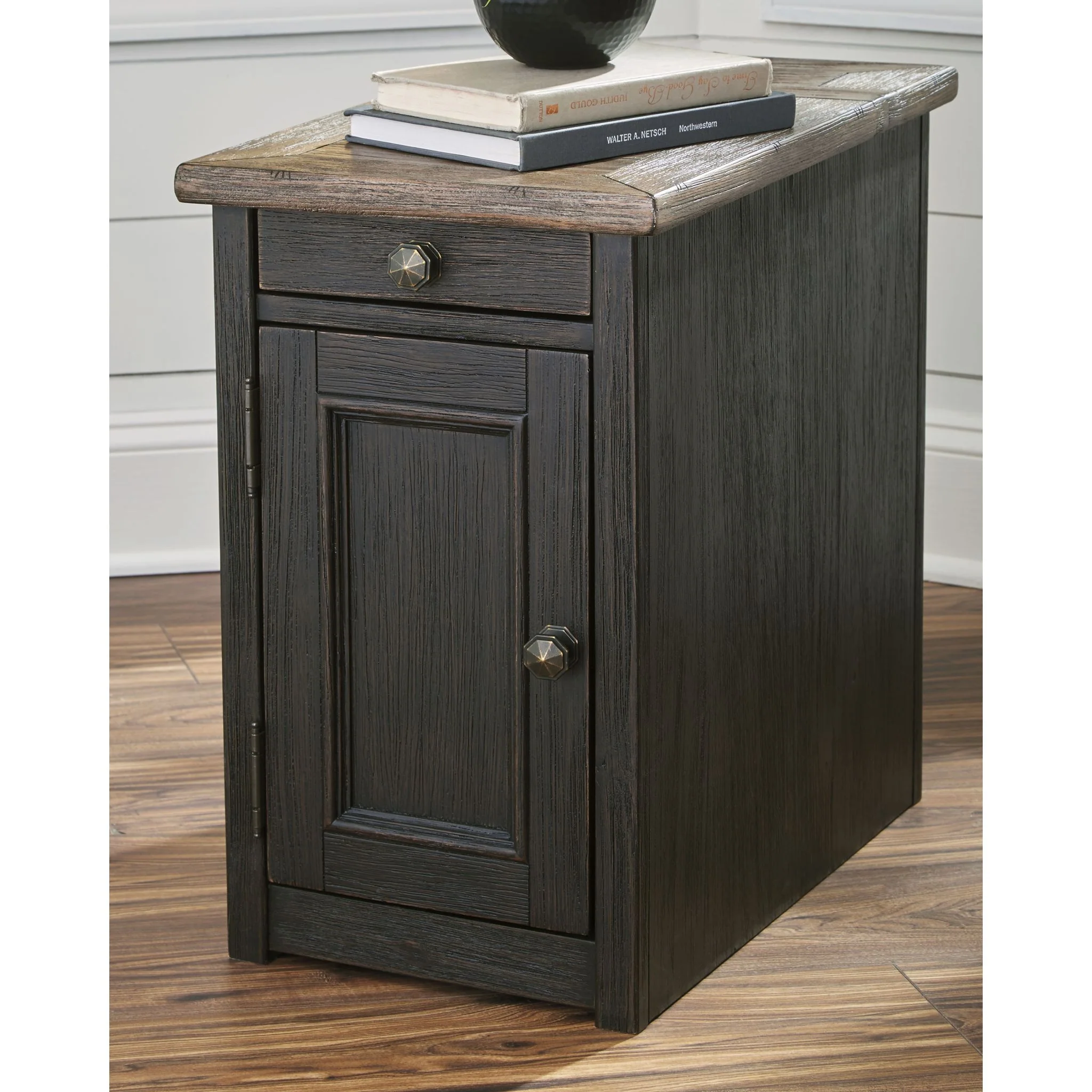 Tyler Creek Chairside End Table - Image 2