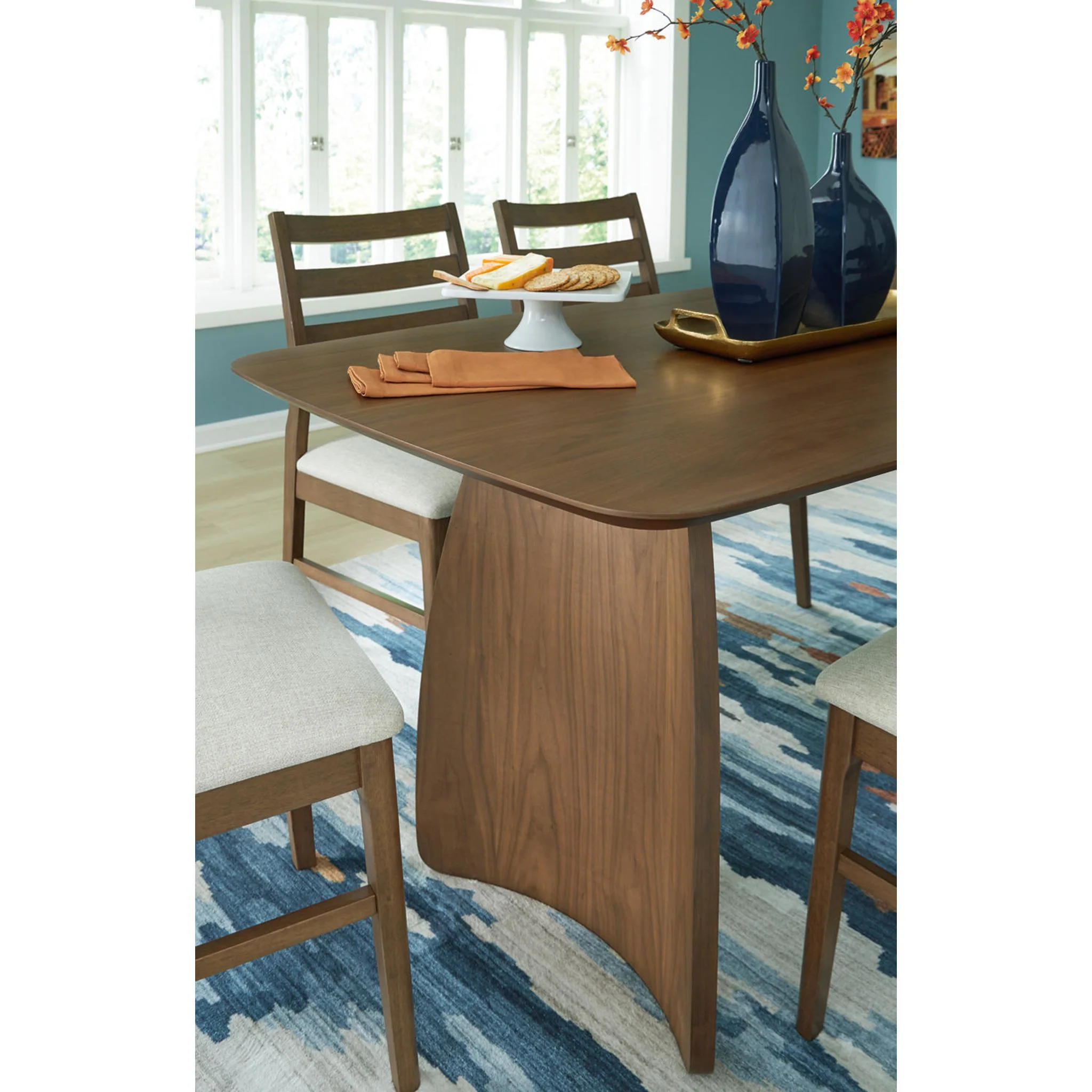 Urbanton-Exclusive Dining Set - Image 9