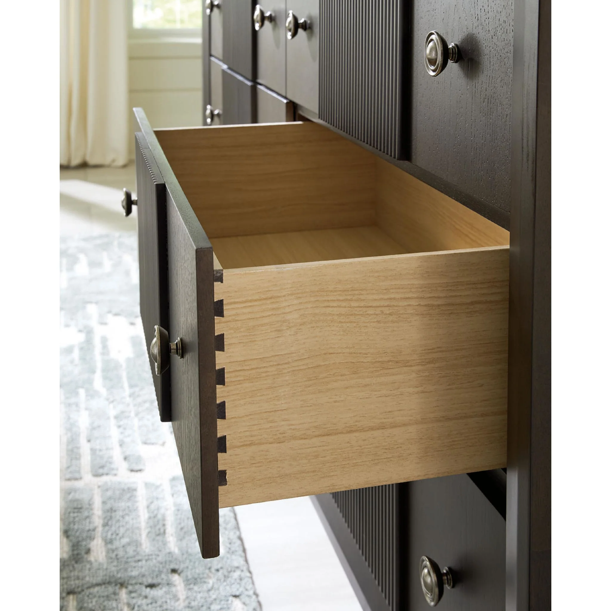 Urbantrack-Exclusive Dresser - Image 7