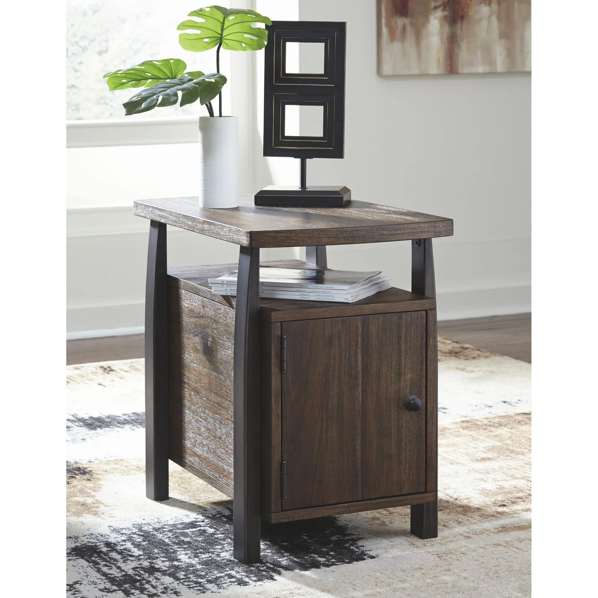 Vailbry Chairside End Table - Image 3