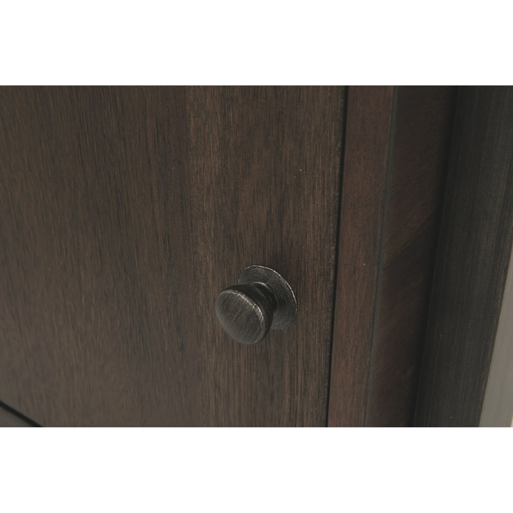 Vailbry Chairside End Table - Image 8