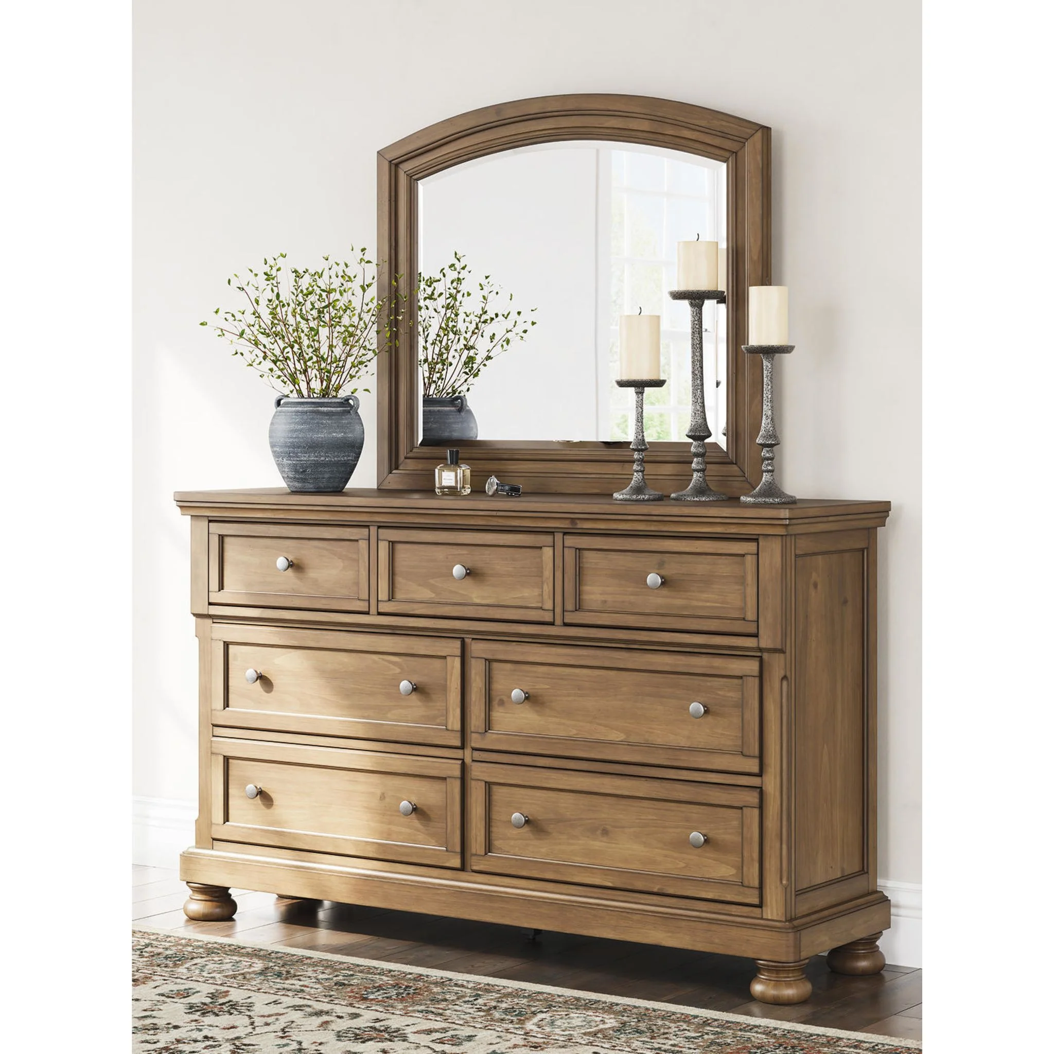 Vandenmore 5 Piece Queen Panel Bedroom - Image 10