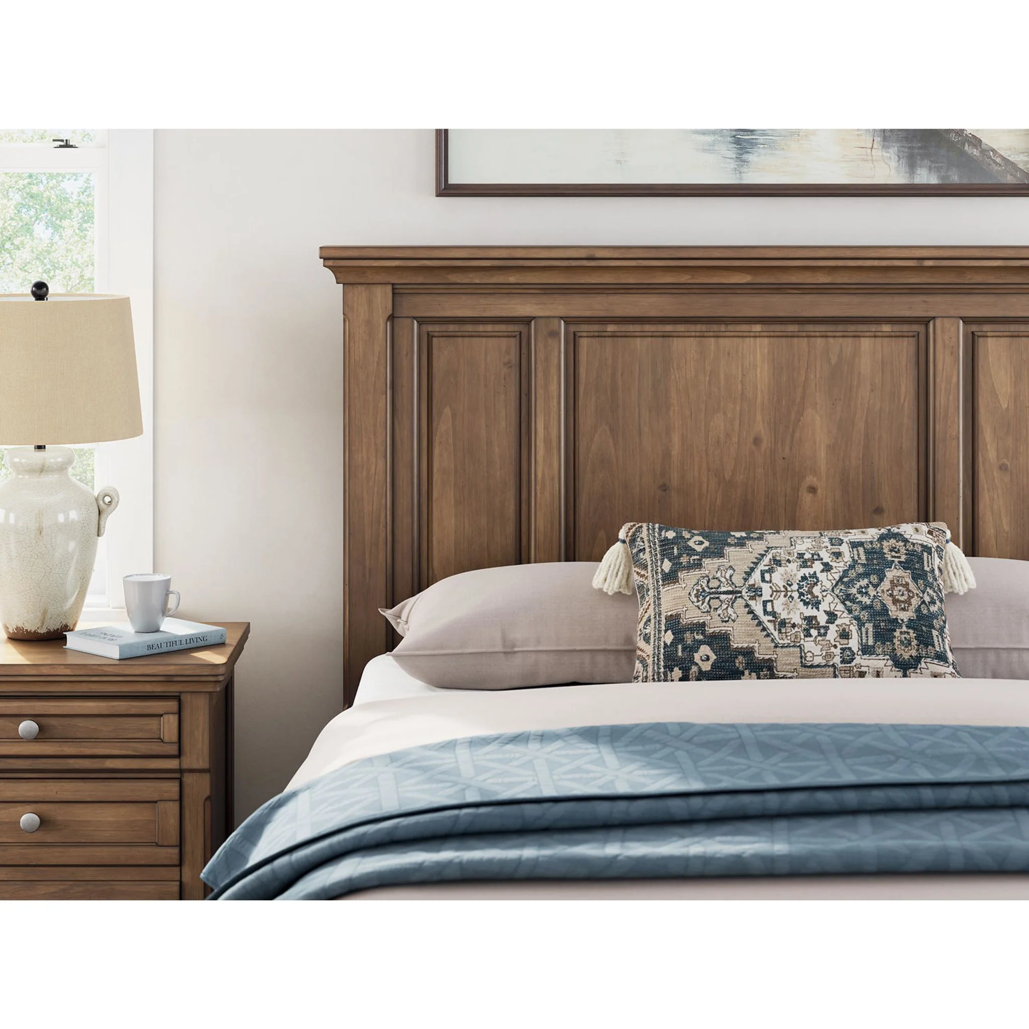 Vandenmore 5 Piece Queen Panel Bedroom - Image 15