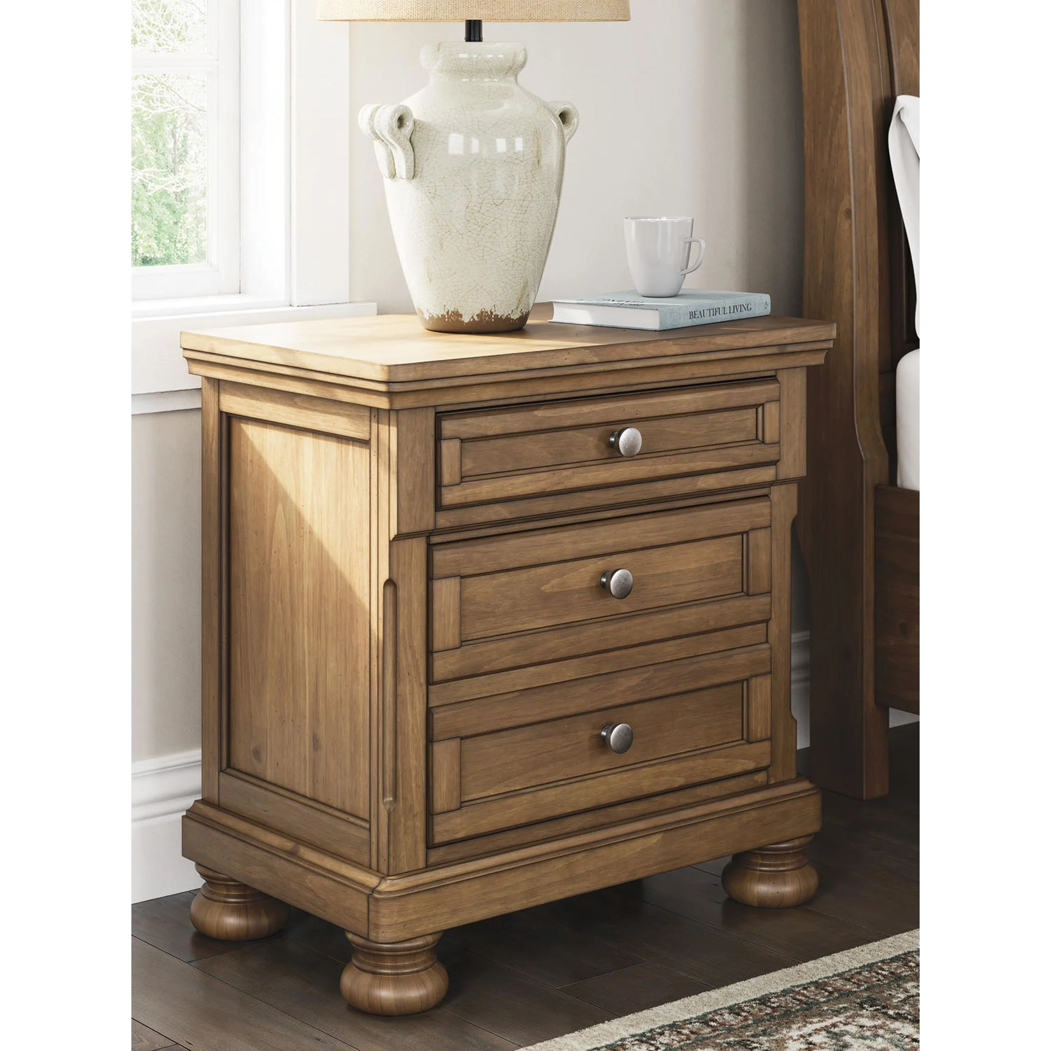 Vandenmore Nightstand - Image 2
