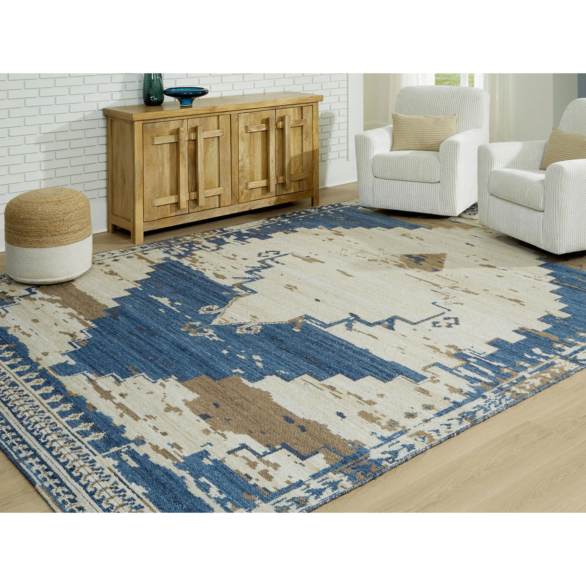 Varnler Area Rug - Image 10