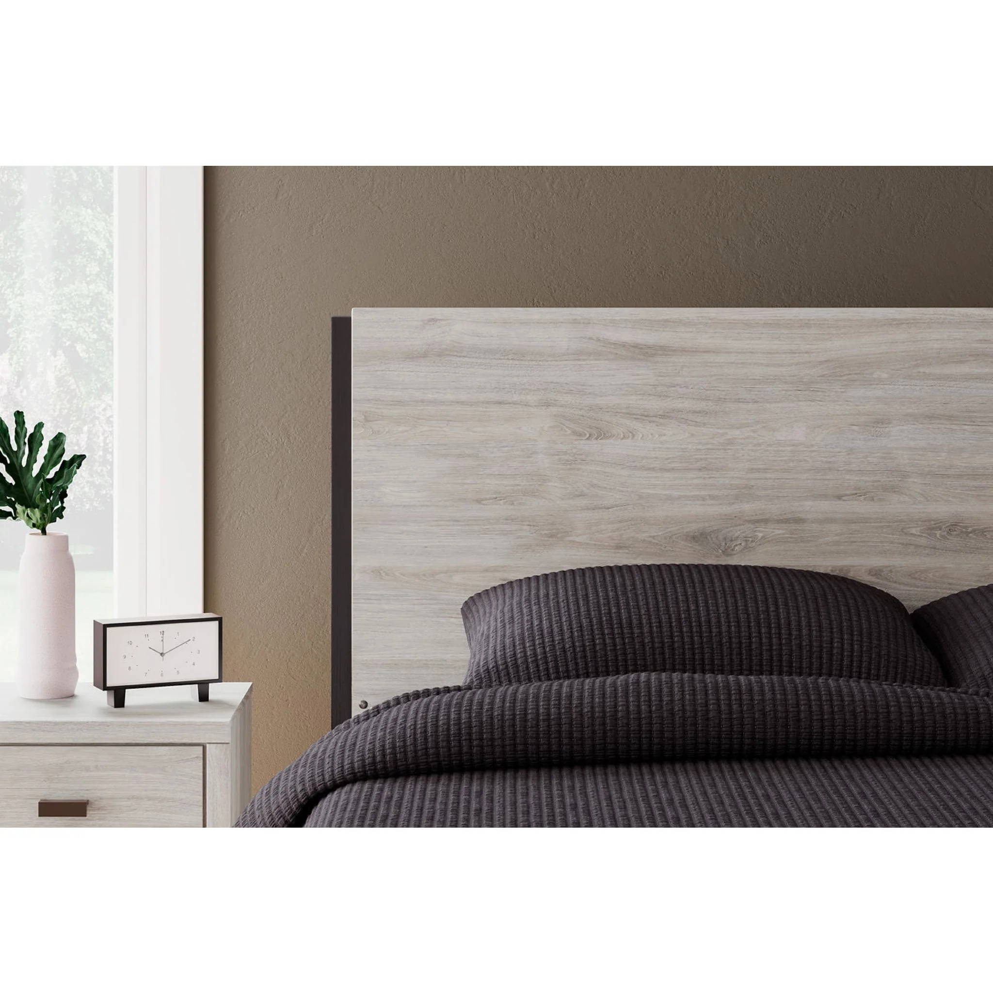 Vessalli 5 Piece Panel Bedroom - Image 42