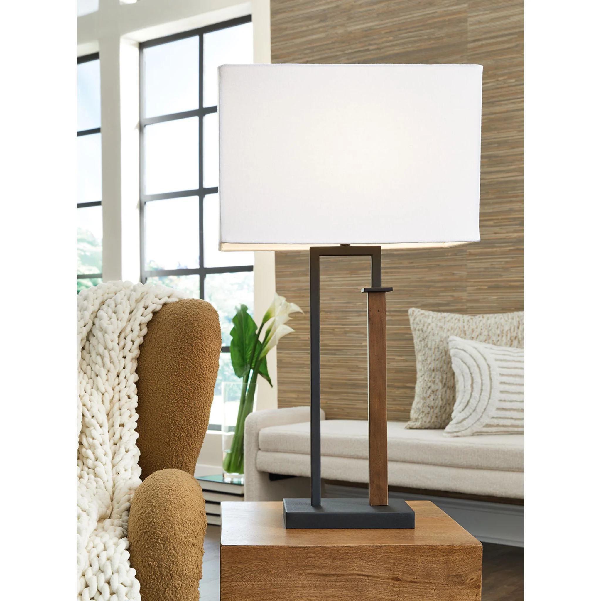 Voslen Table Lamp (Set of 2) - Image 2