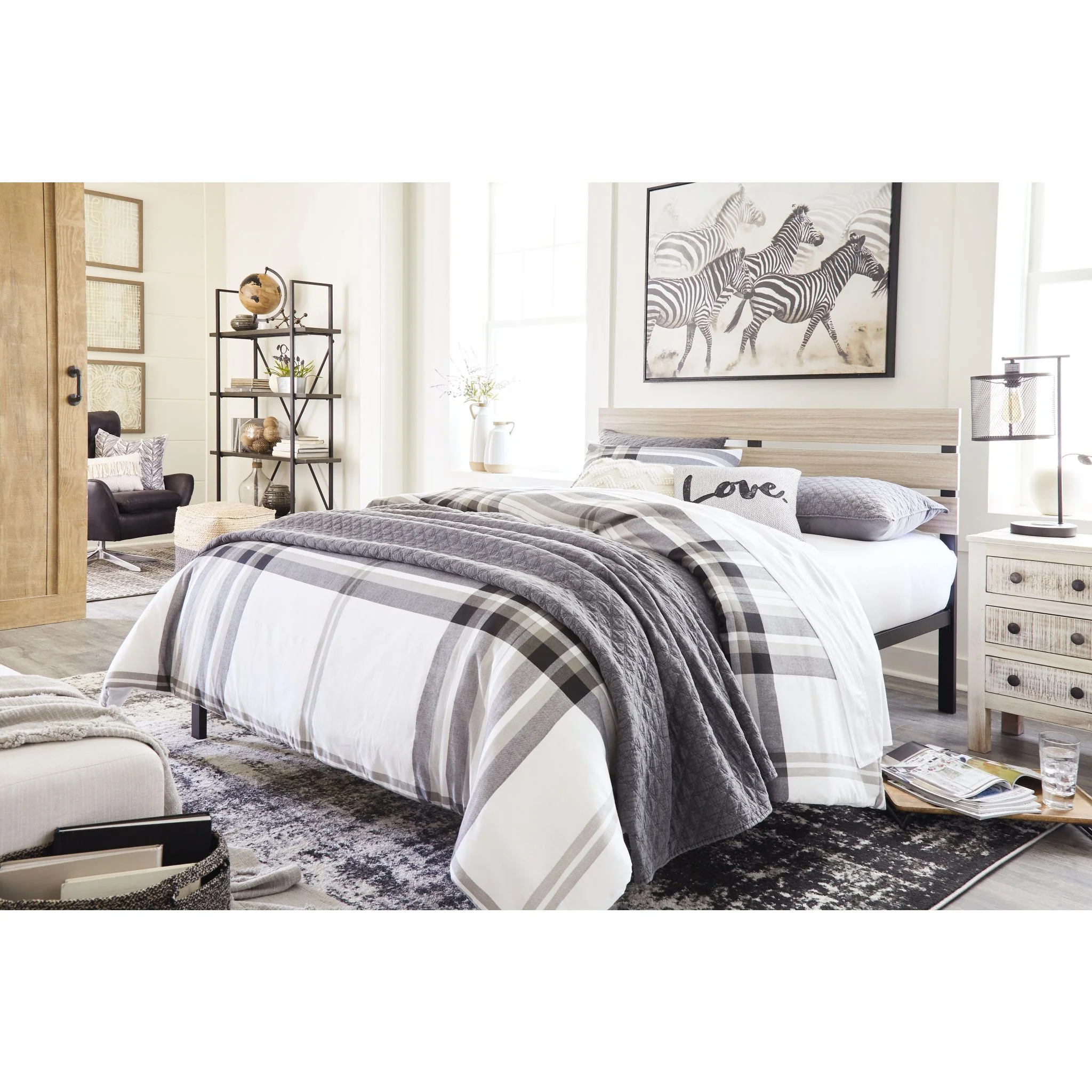 Waylowe 3 Piece Queen Platform Bed - Image 6
