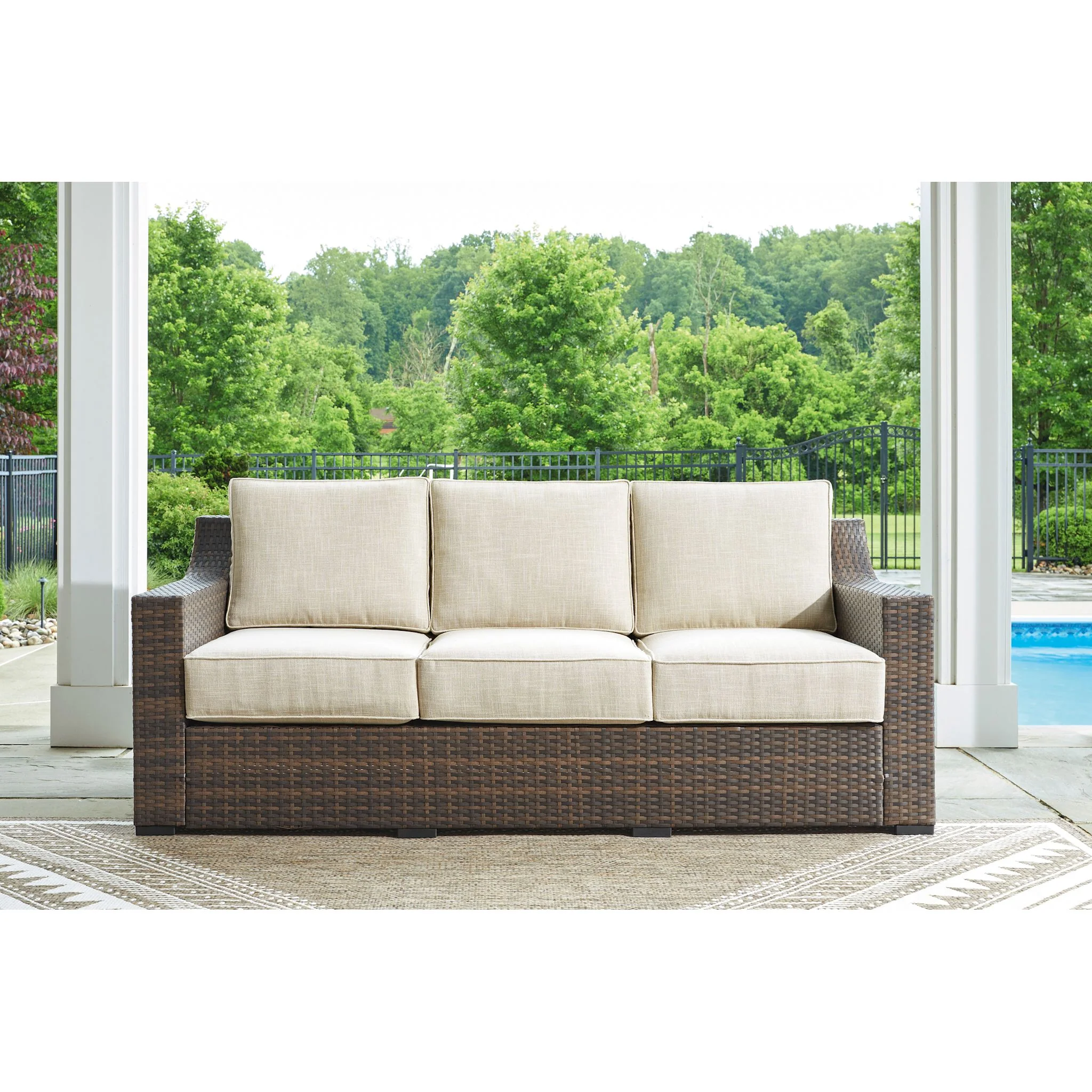 Wellingtons Peak Outdoor Sofa with Cushion - Image 2