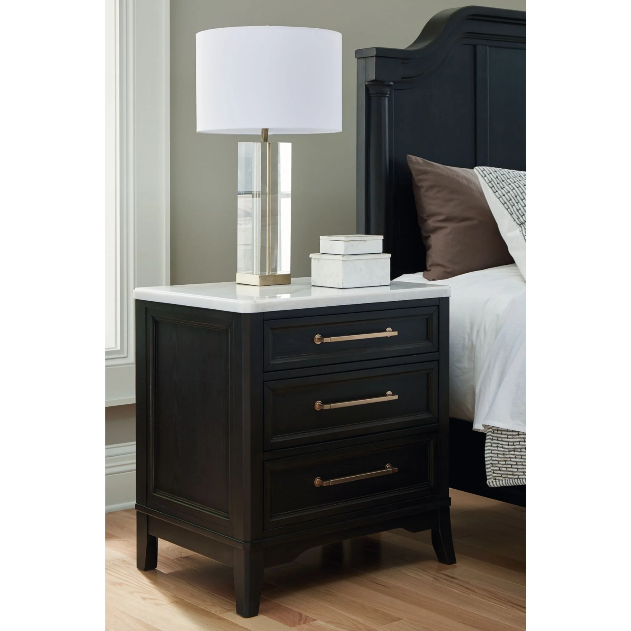 Welltern-Exclusive Nightstand - Image 2
