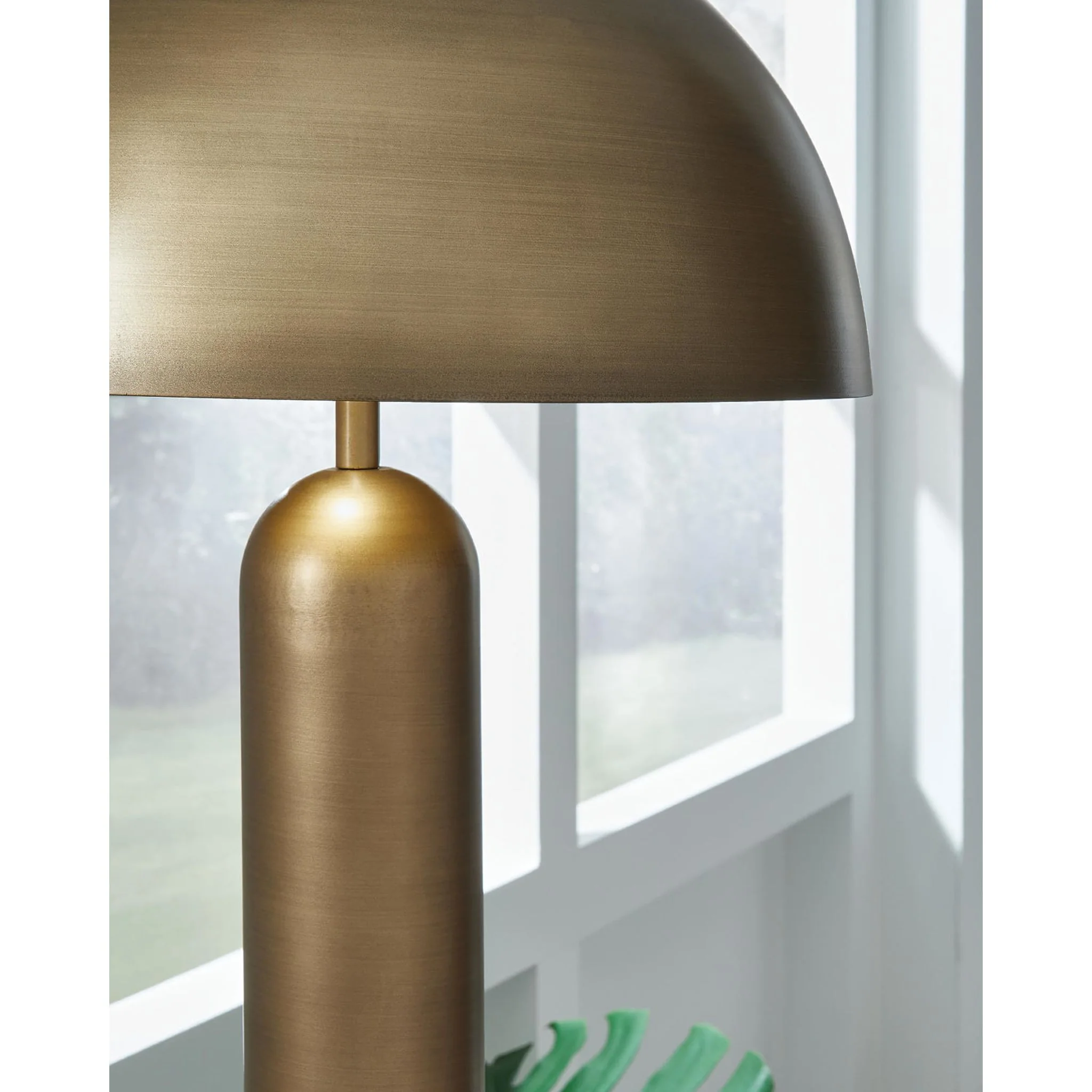 Wendfield Floor Lamp - Image 3
