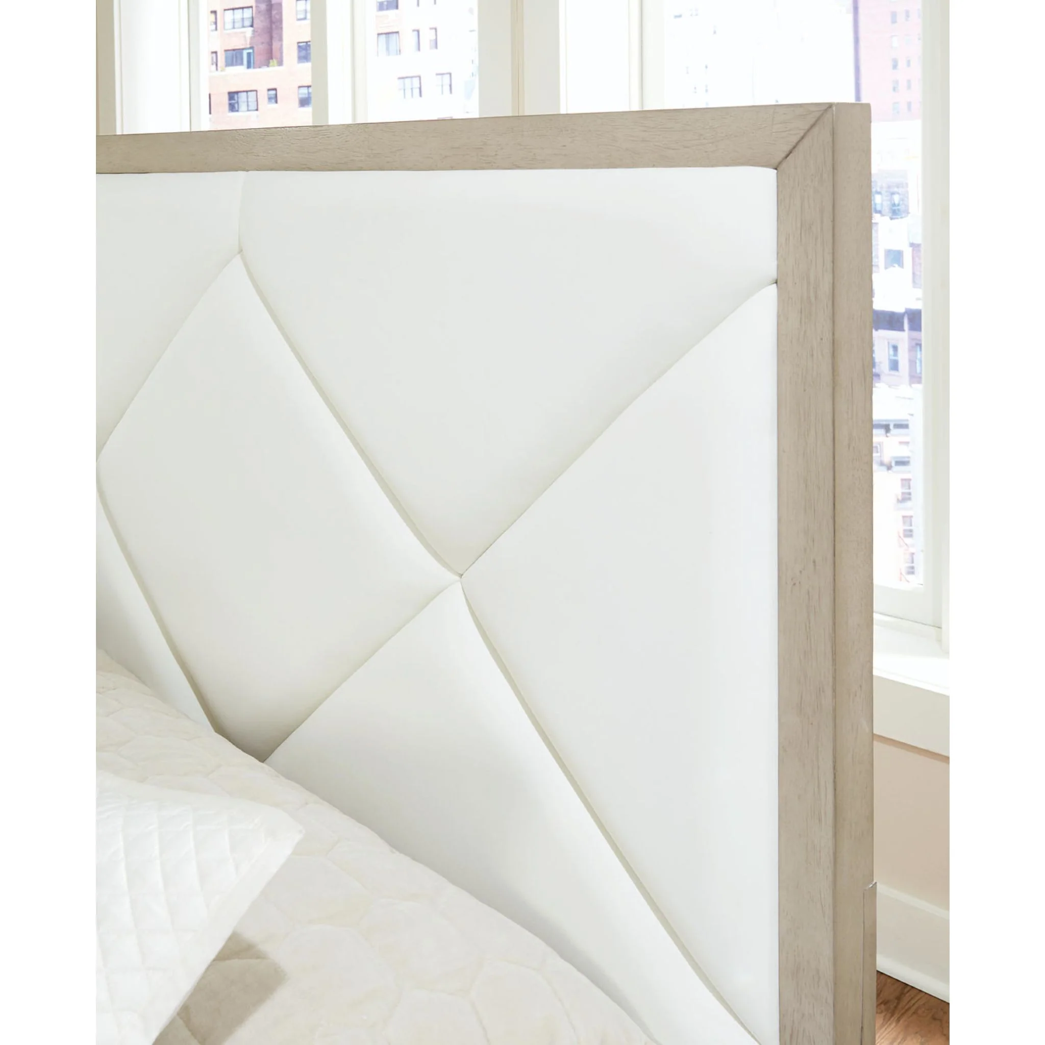 Wendora 5 Piece King Panel Bedroom - Image 12