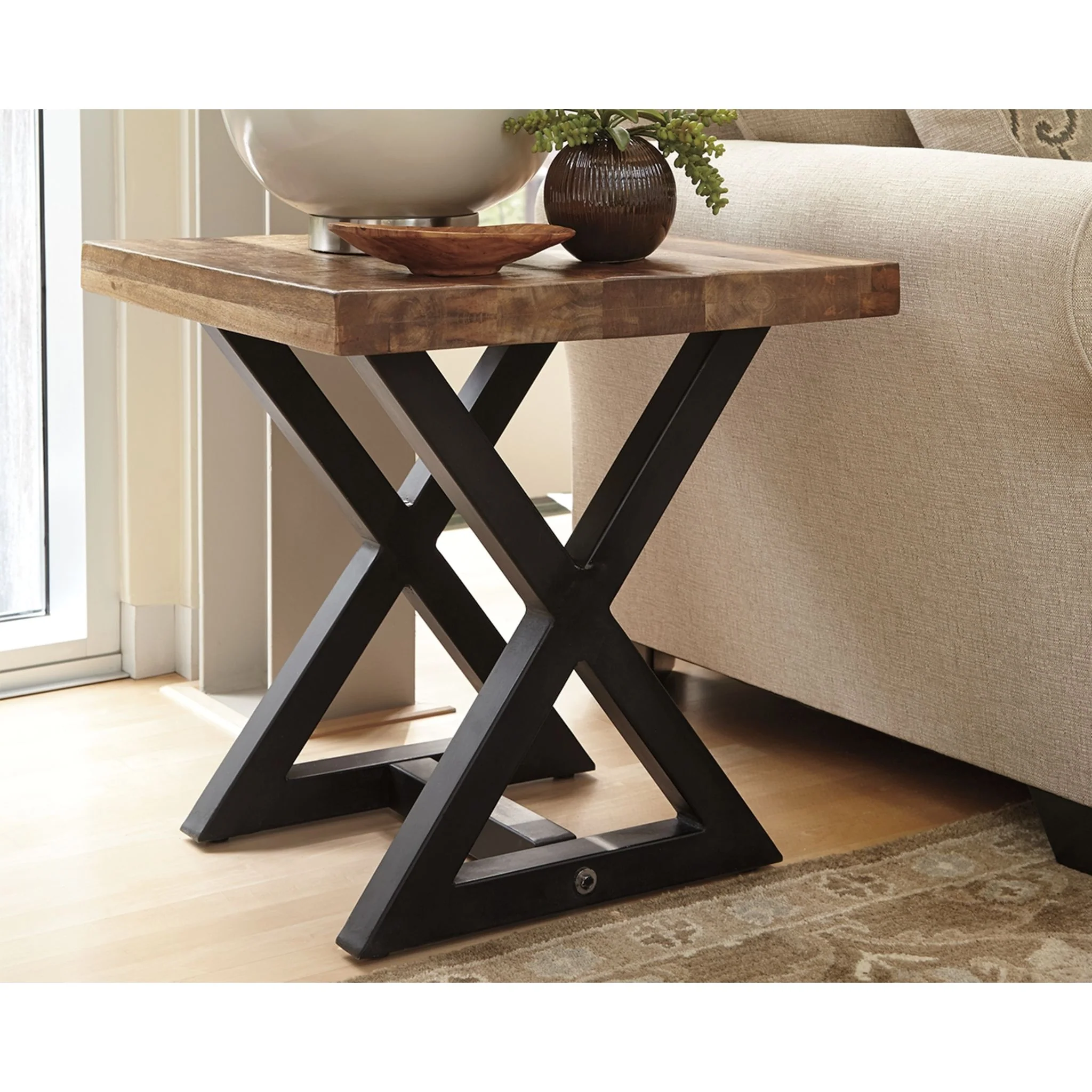 Wesling Square End Table - Image 2