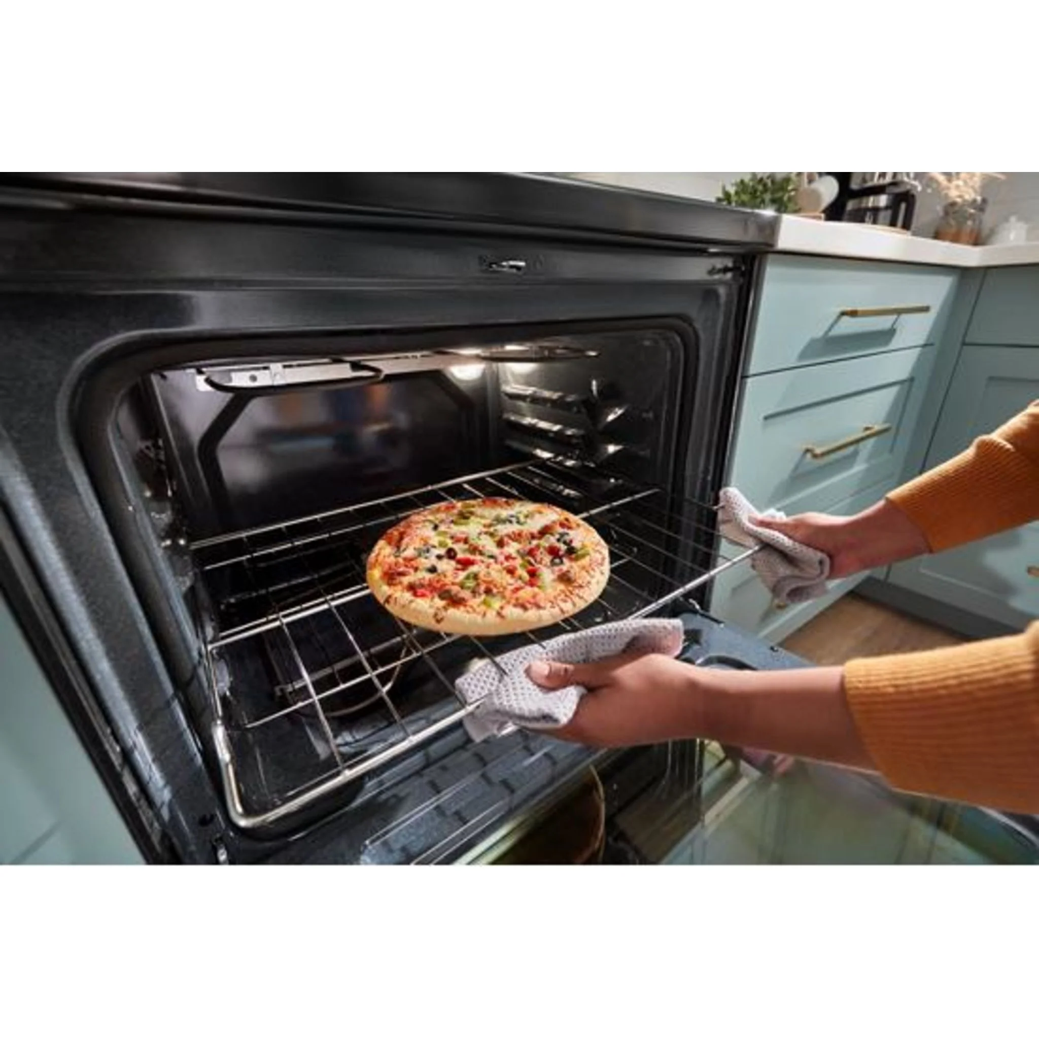 Whirlpool 30-inch Electric Range with 4 Elements -Stainless Steel (YWFES3530RS) - Image 10