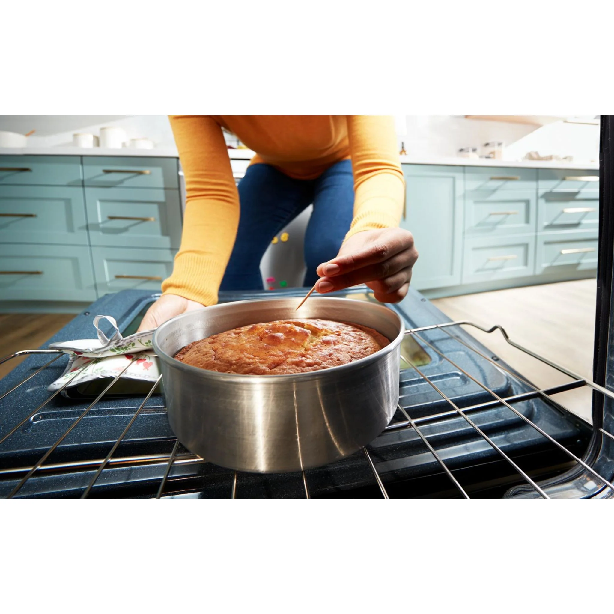 Whirlpool 30-inch Electric Range with 4 Elements -Stainless Steel (YWFES3530RS) - Image 12