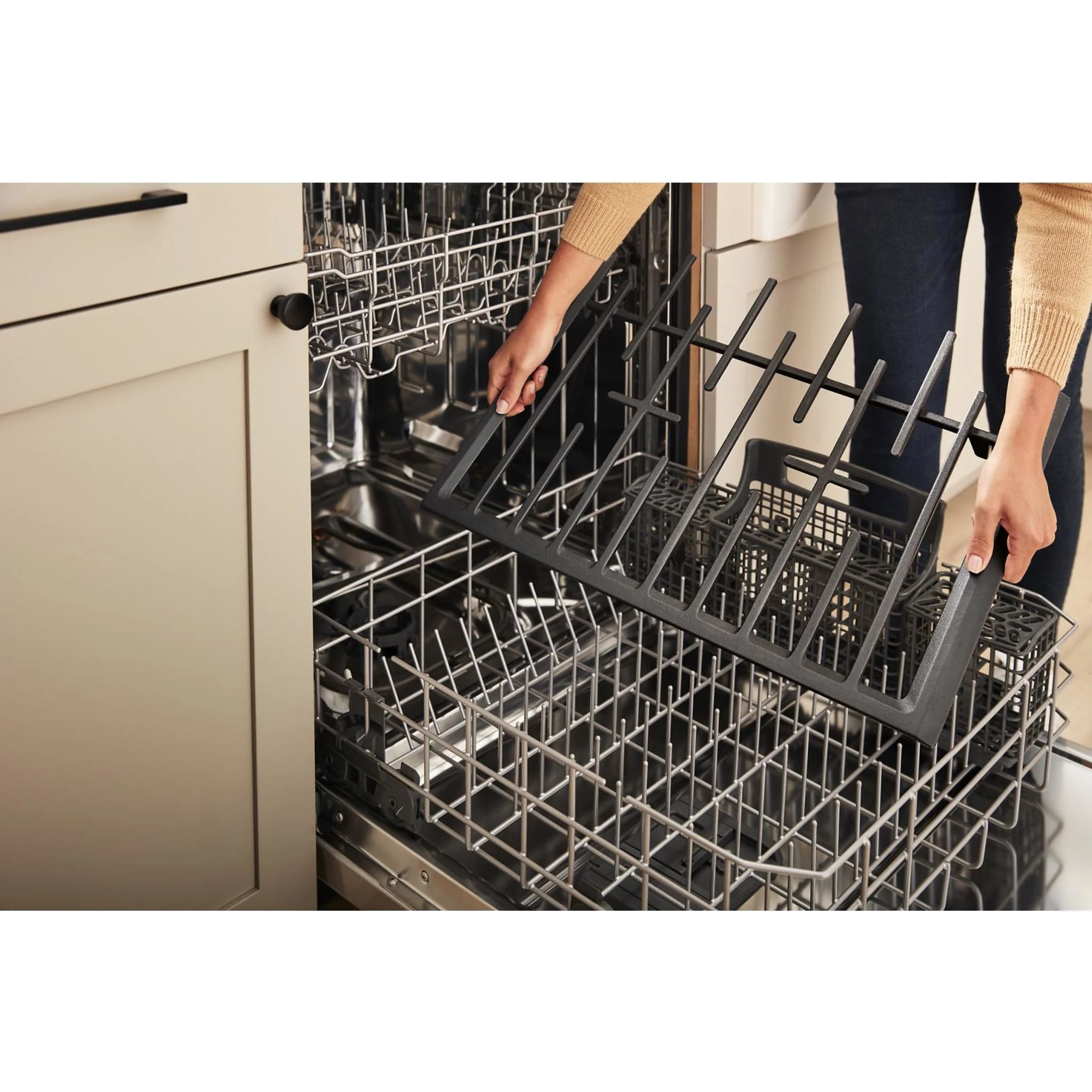 Whirlpool 5.0 cu. ft. Freestanding Gas Range with Storage Drawer (WFG515S0MS) - Image 21