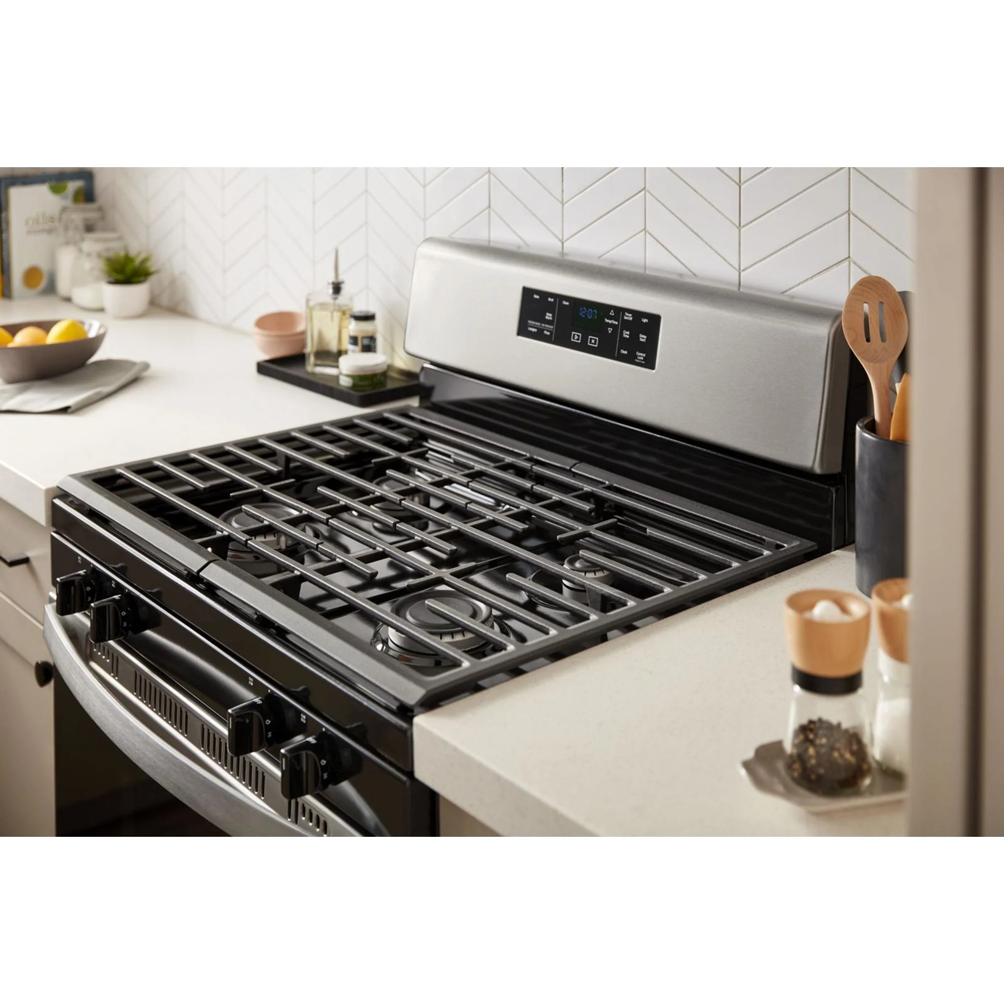 Whirlpool 5.0 cu. ft. Freestanding Gas Range with Storage Drawer (WFG515S0MS) - Image 4