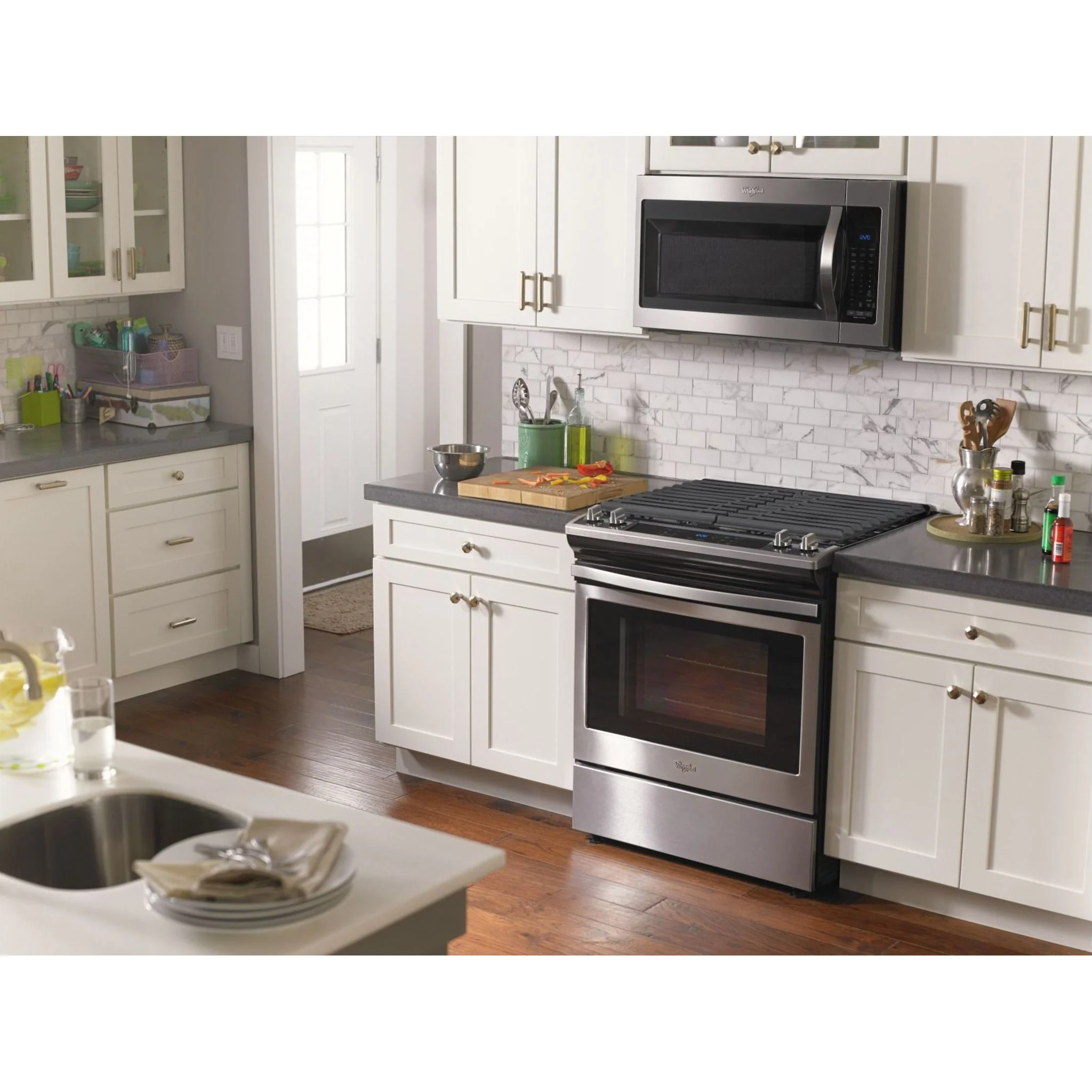 Whirlpool 5.0 cu. ft. Front Control Gas Range with Cast-Iron Grates (WEG515S0FV) - Image 11