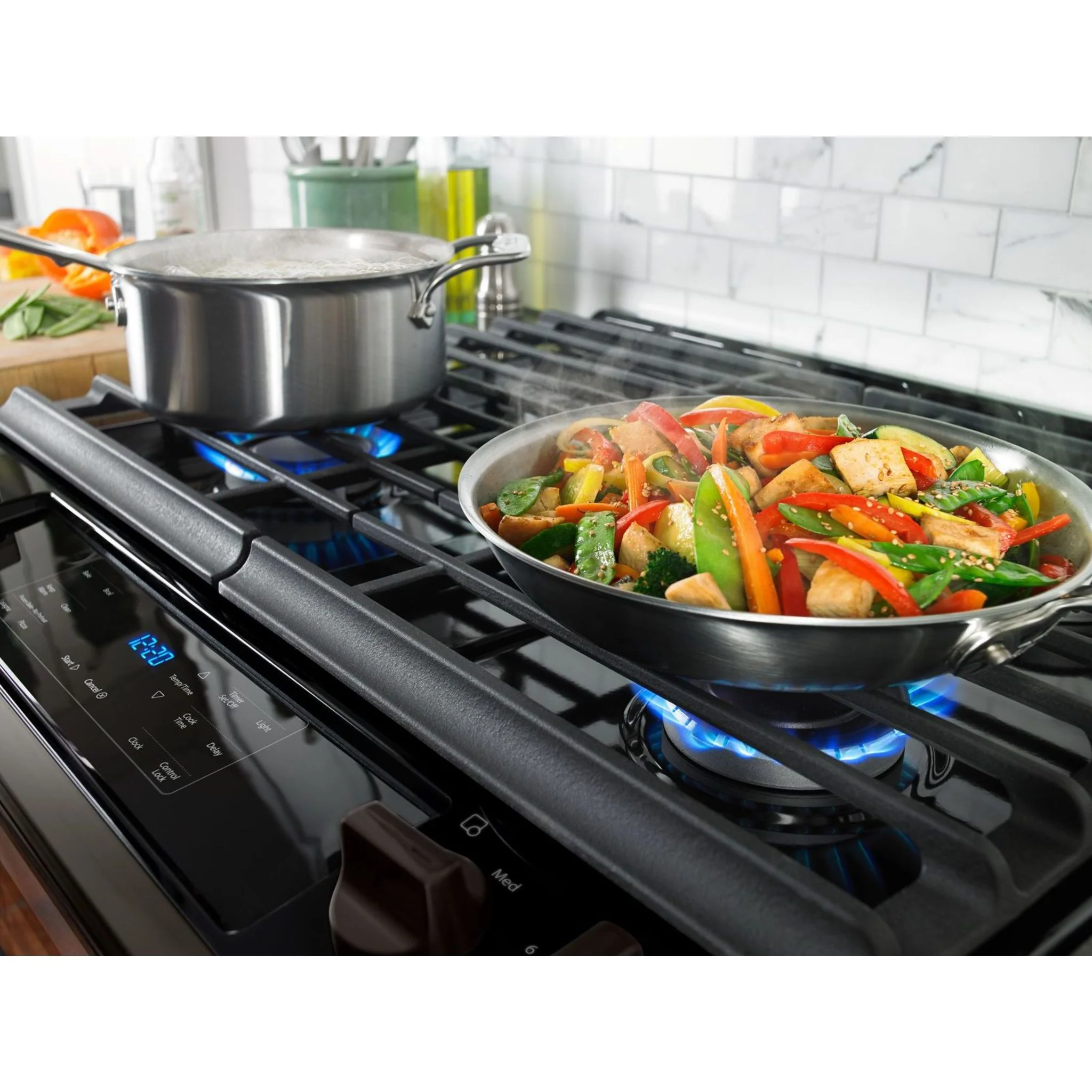 Whirlpool 5.0 cu. ft. Front Control Gas Range with Cast-Iron Grates (WEG515S0FV) - Image 15
