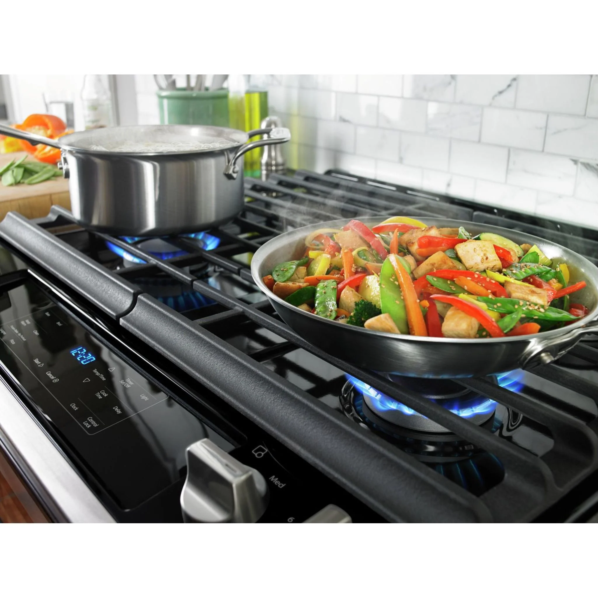 Whirlpool 5.0 cu. ft. Front Control Gas Range with Cast-Iron Grates (WEG515S0FV) - Image 9