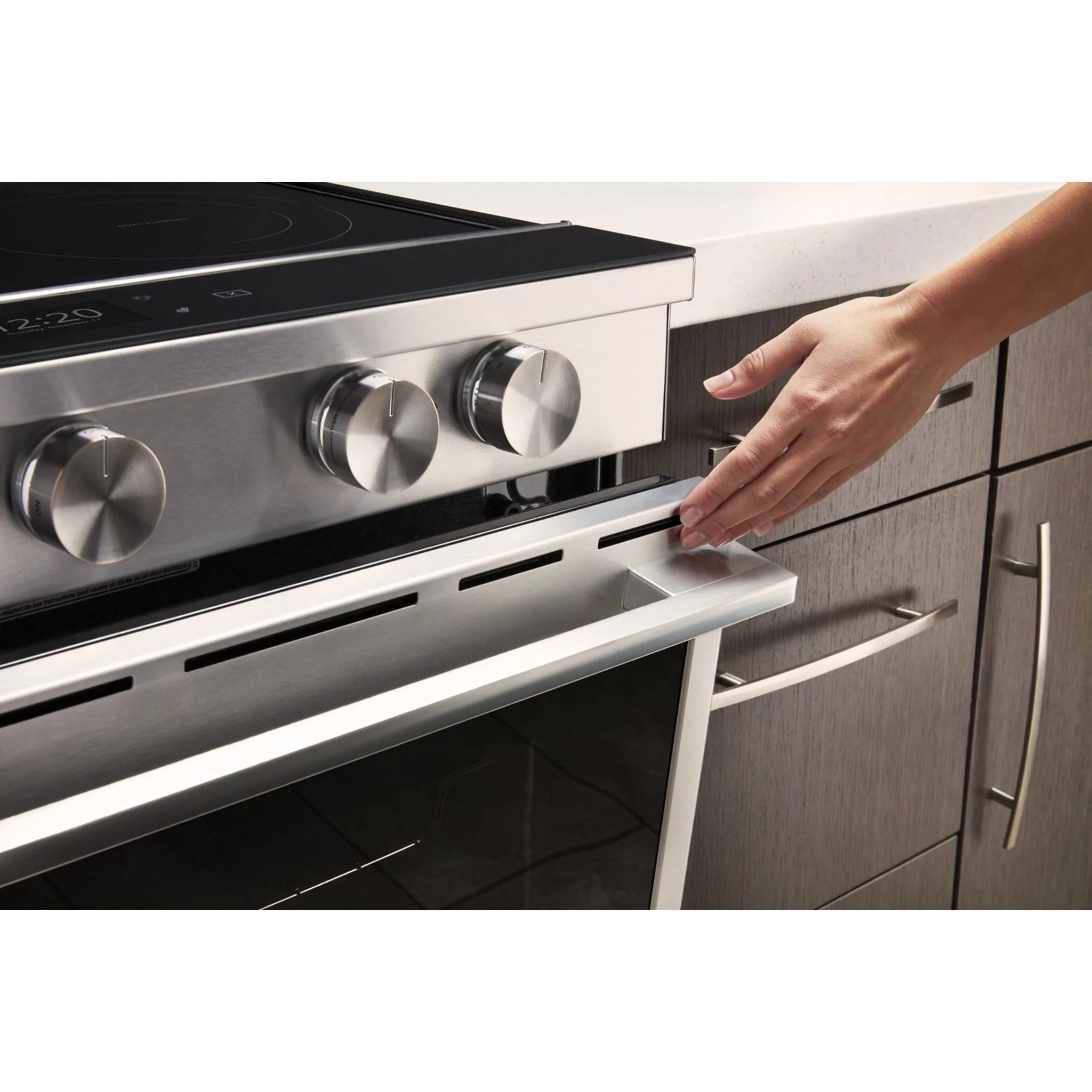 Whirlpool 6.4 cu. ft. Smart Slide-in Electric Range with Air Fry, when Connected (YWEEA25H0HZ) - Image 11