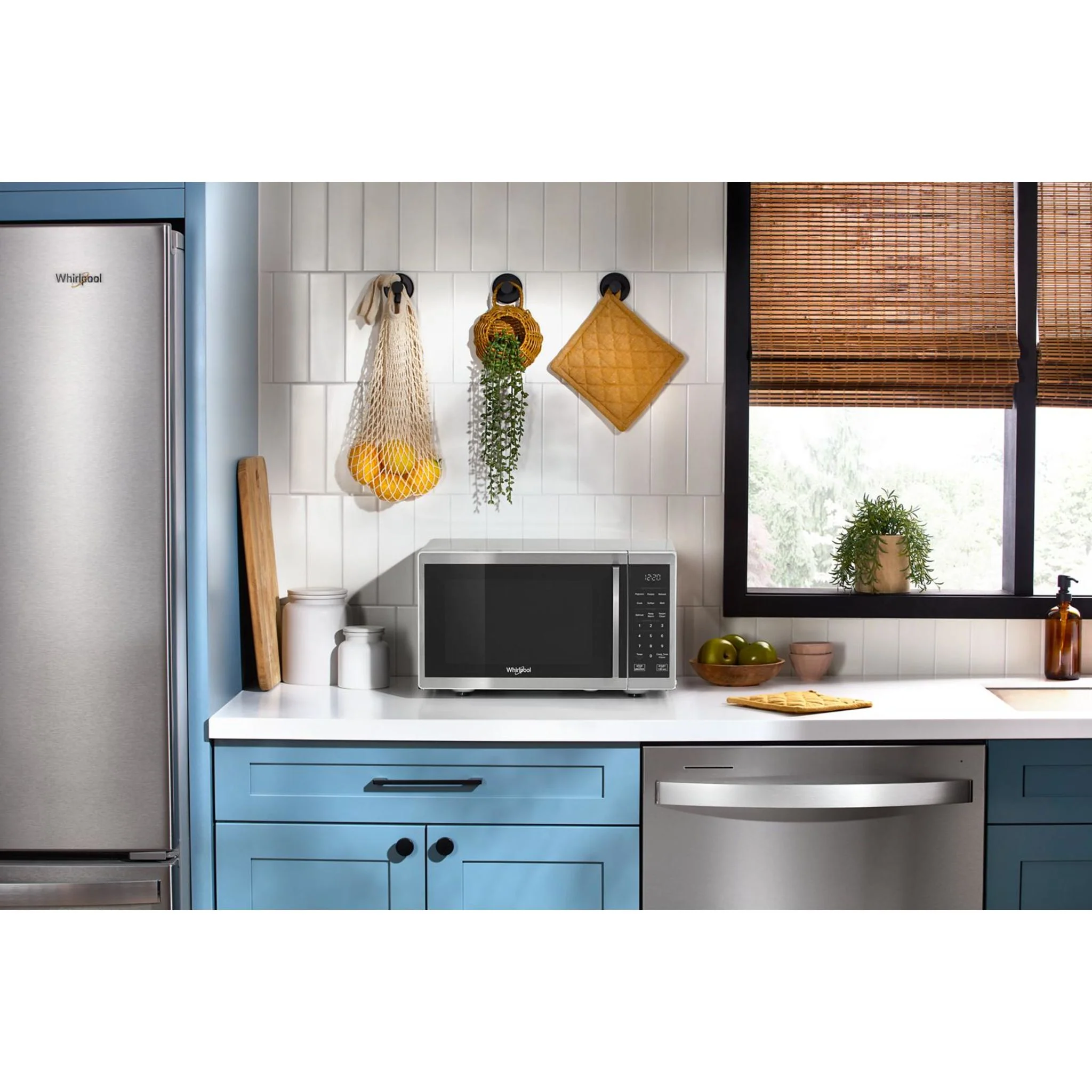 Whirlpool 0.9 cu. ft. Stainless Steel Countertop Microwave With Steam Clean - 900 watt -Stainless Steel (WMCS3019RS) - Image 19