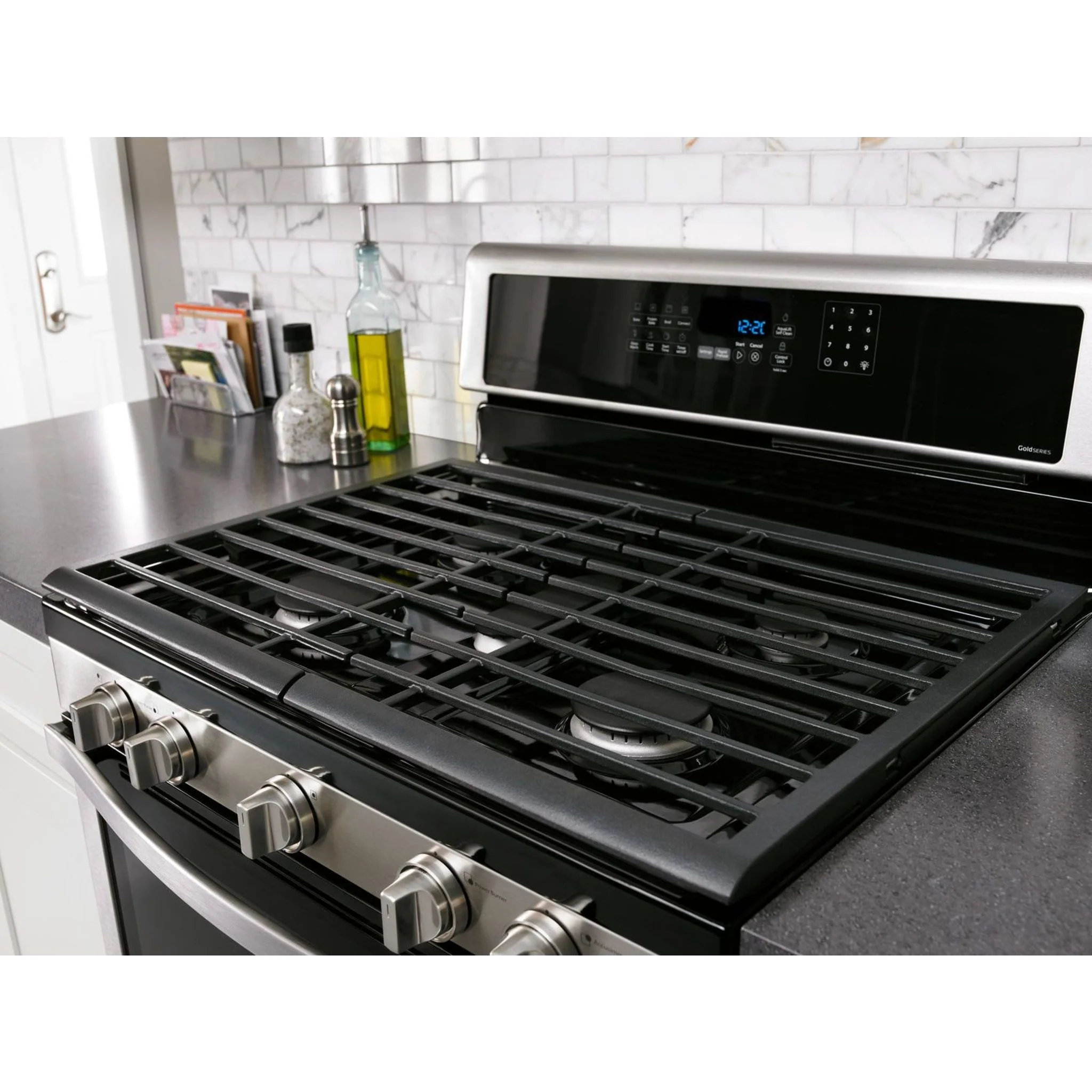 Whirlpool 6.0 Cu. Ft. Gas Double Oven Range with Center Oval Burner -Stainless Steel (WGG745S0FS) - Image 11