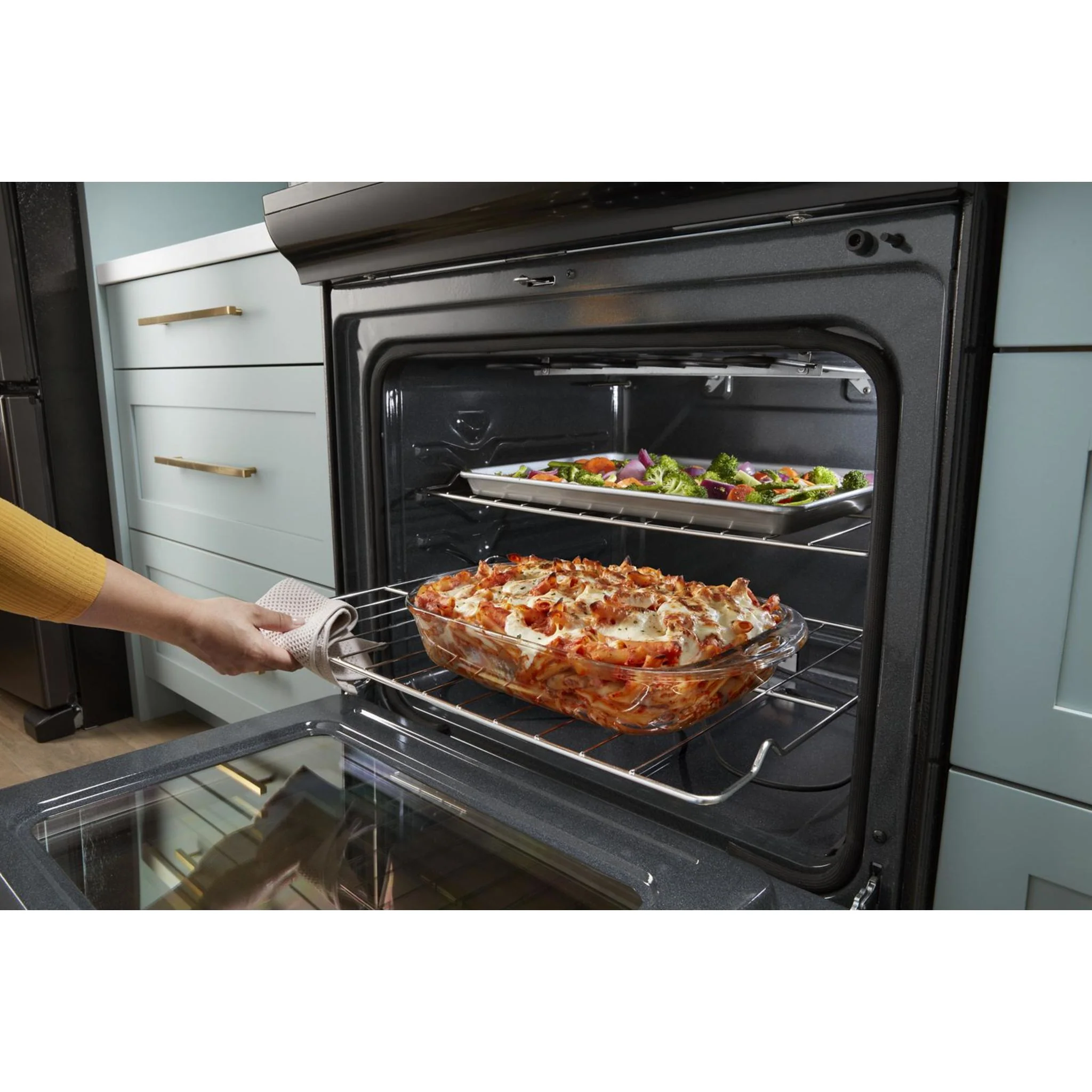 Whirlpool 4.8 Cu. Ft. Electric Range with Frozen BakeTechnology -Black (YWEE515S0LB) - Image 20