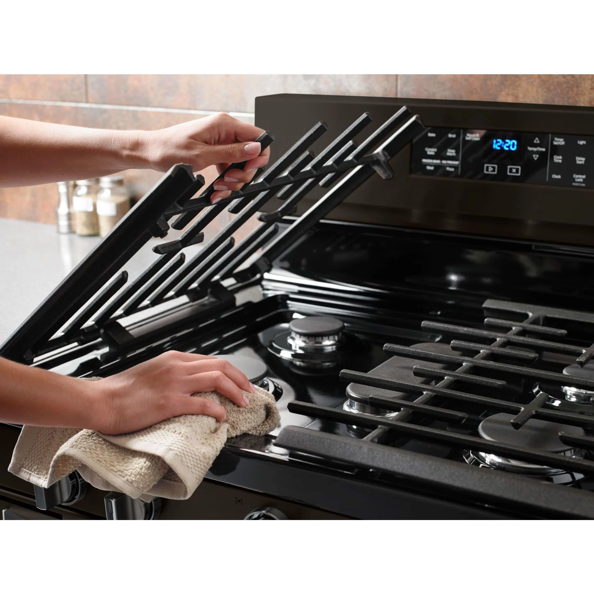 Whirlpool 5.8 cu. ft. Freestanding Gas Range with Frozen Bake Technology (WFG775H0HV) - Image 11