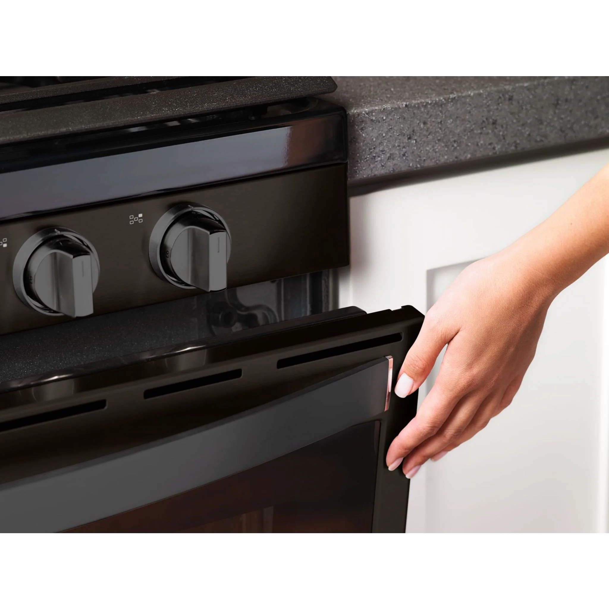 Whirlpool 5.8 cu. ft. Freestanding Gas Range with Frozen Bake Technology (WFG775H0HV) - Image 12