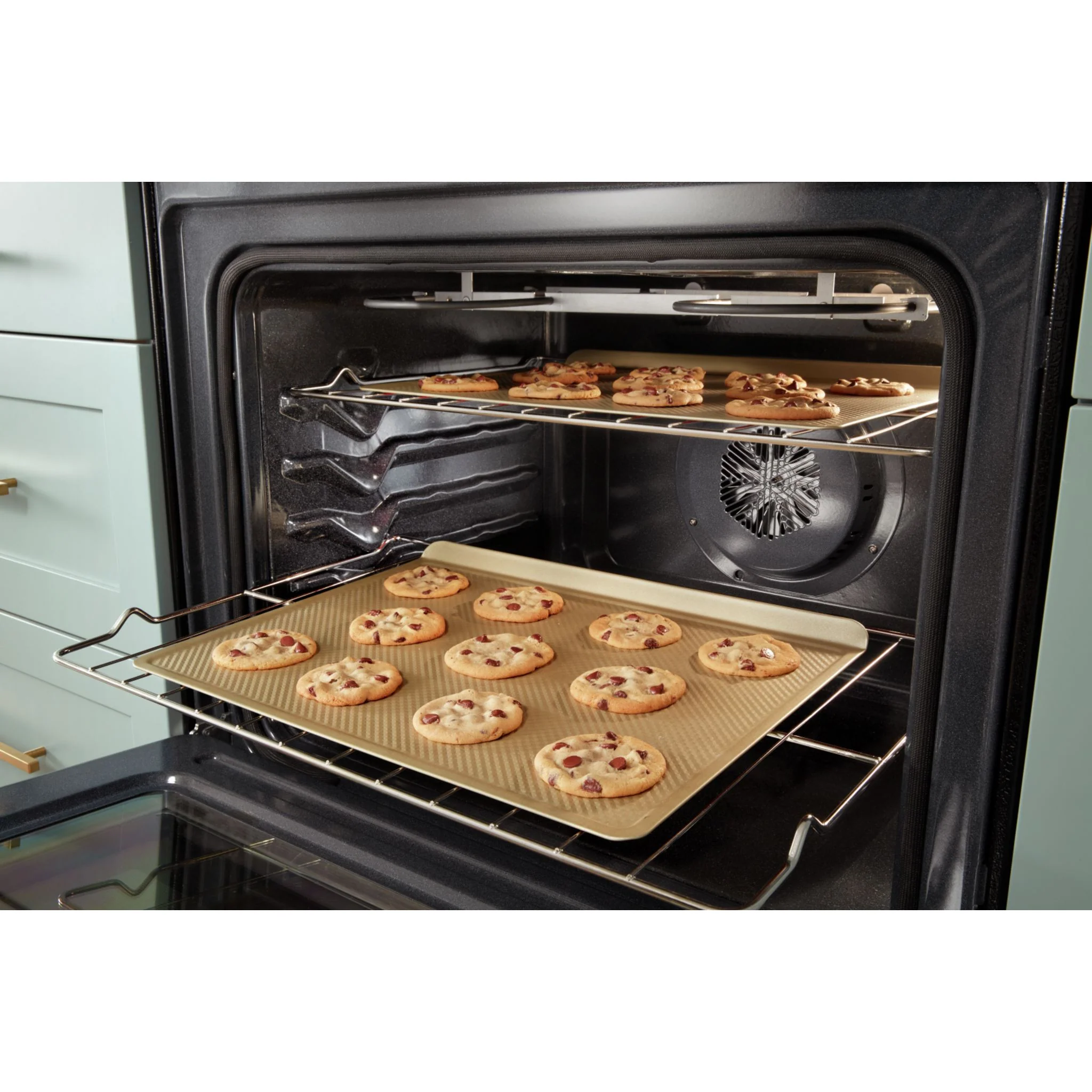 Whirlpool 5.0 cu. ft. Gas 5-in-1 Air Fry Oven (WFG550S0LZ) - Image 4