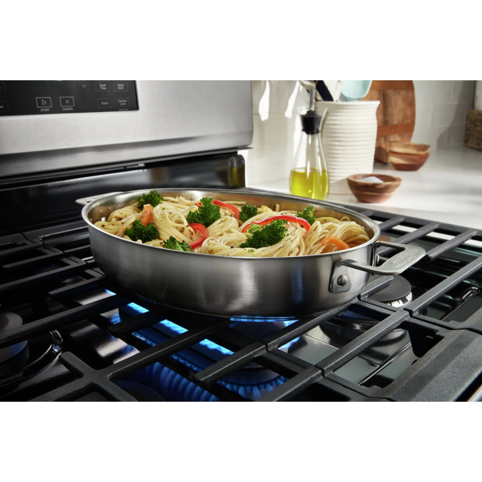 Whirlpool 5.0 cu. ft. Gas 5-in-1 Air Fry Oven (WFG550S0LZ) - Image 6
