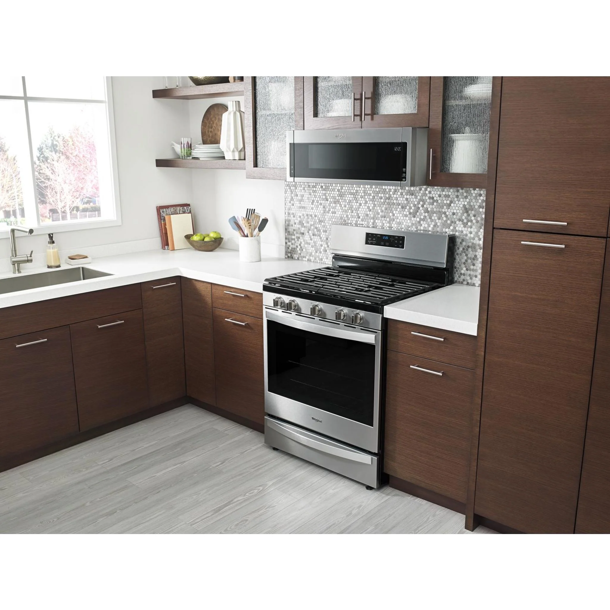 Whirlpool 5.8 cu. ft. Freestanding Gas Range with Frozen Bake Technology (WFG775H0HZ) - Image 33