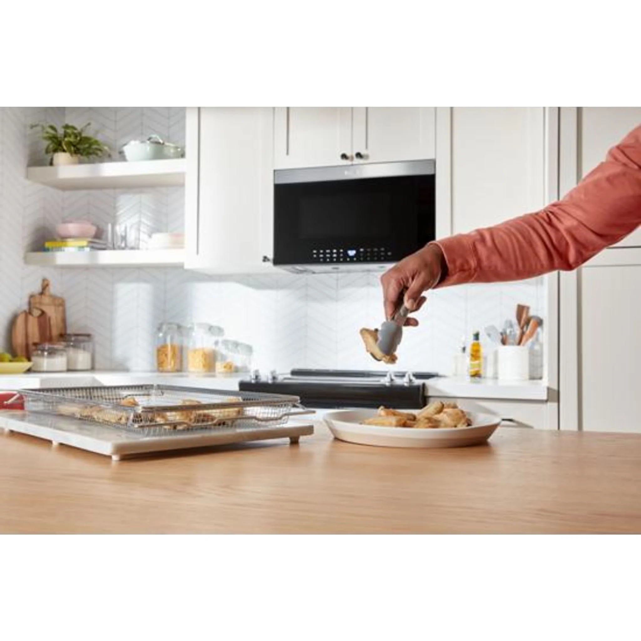 Whirlpool Air Fry Over- the-Range Microwave Oven with Flush Built-in Design -Fingerprint Resistant Stainless Steel (YWMMF7330RZ) - Image 15
