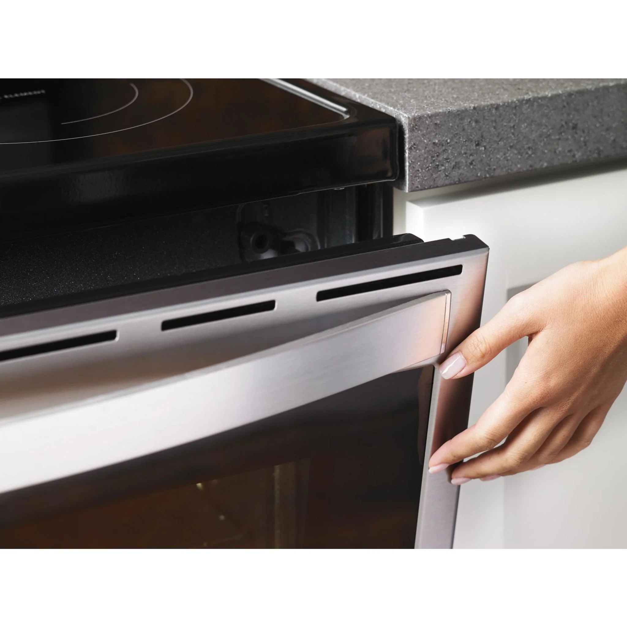 Whirlpool 6.4 cu. ft. Smart Freestanding Electric Range with Frozen Bake Technology (YWFE975H0HZ) - Image 20
