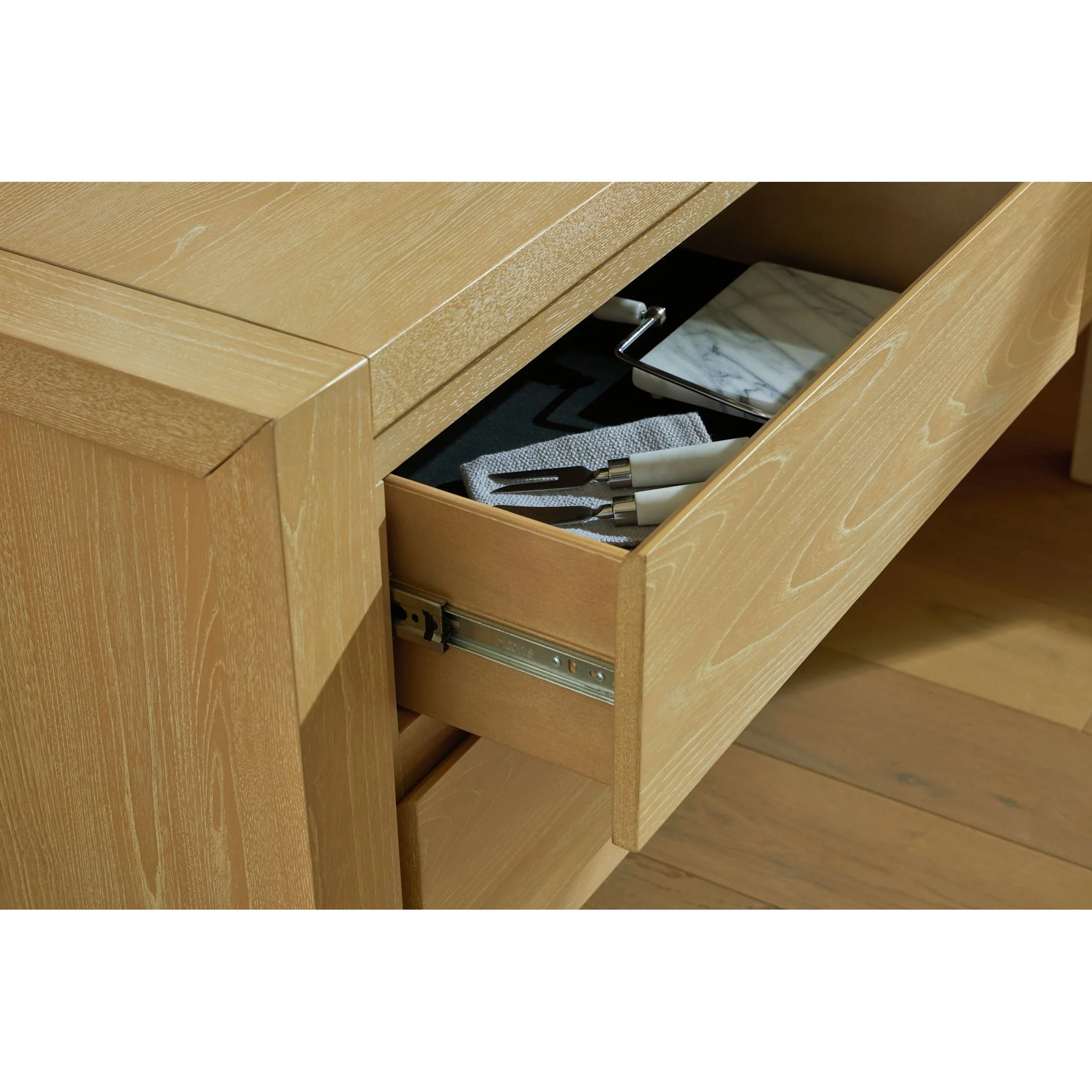 Whittgate-Exclusive Dining Server - Image 7