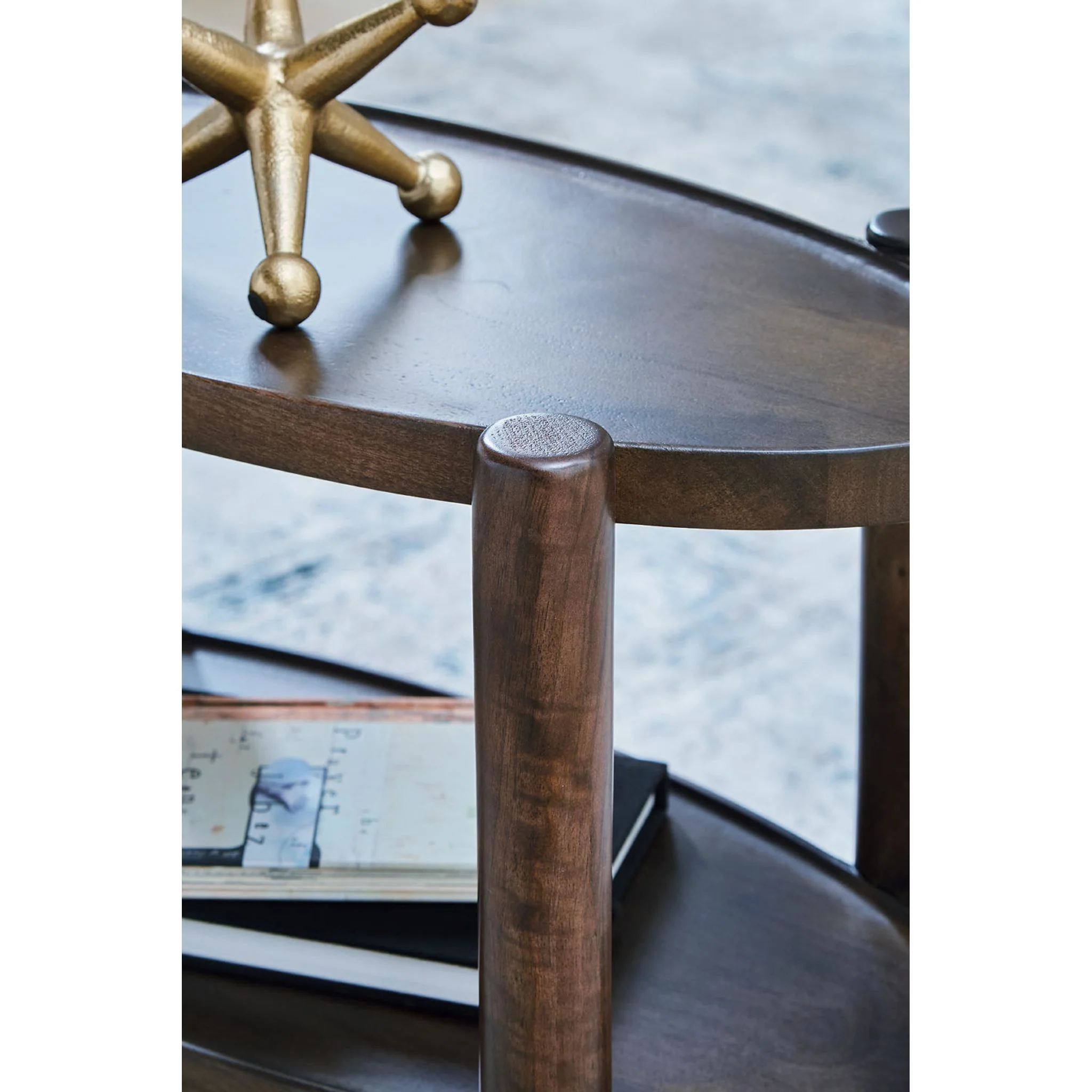 Wiattbury Accent Table - Image 4